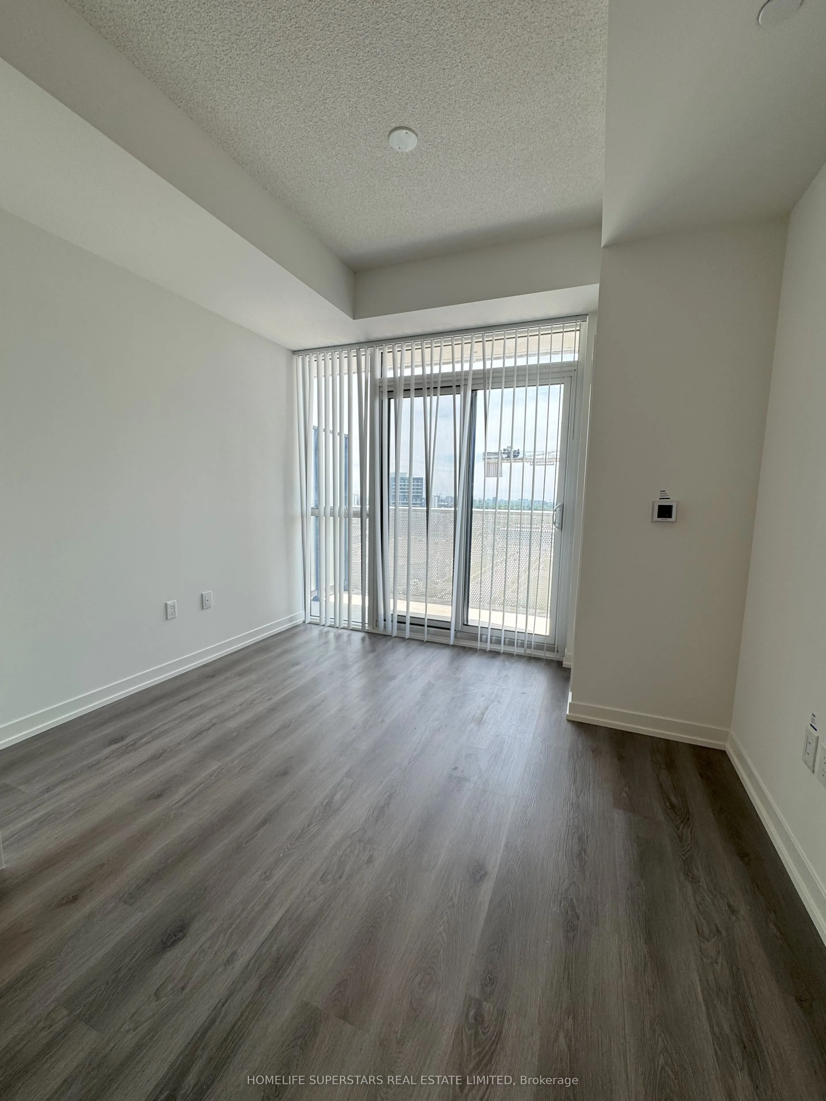 28 Interchange Way, #1512