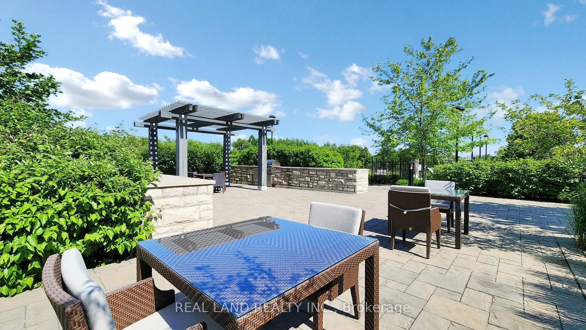15 Stollery Pond Crescent, #903
