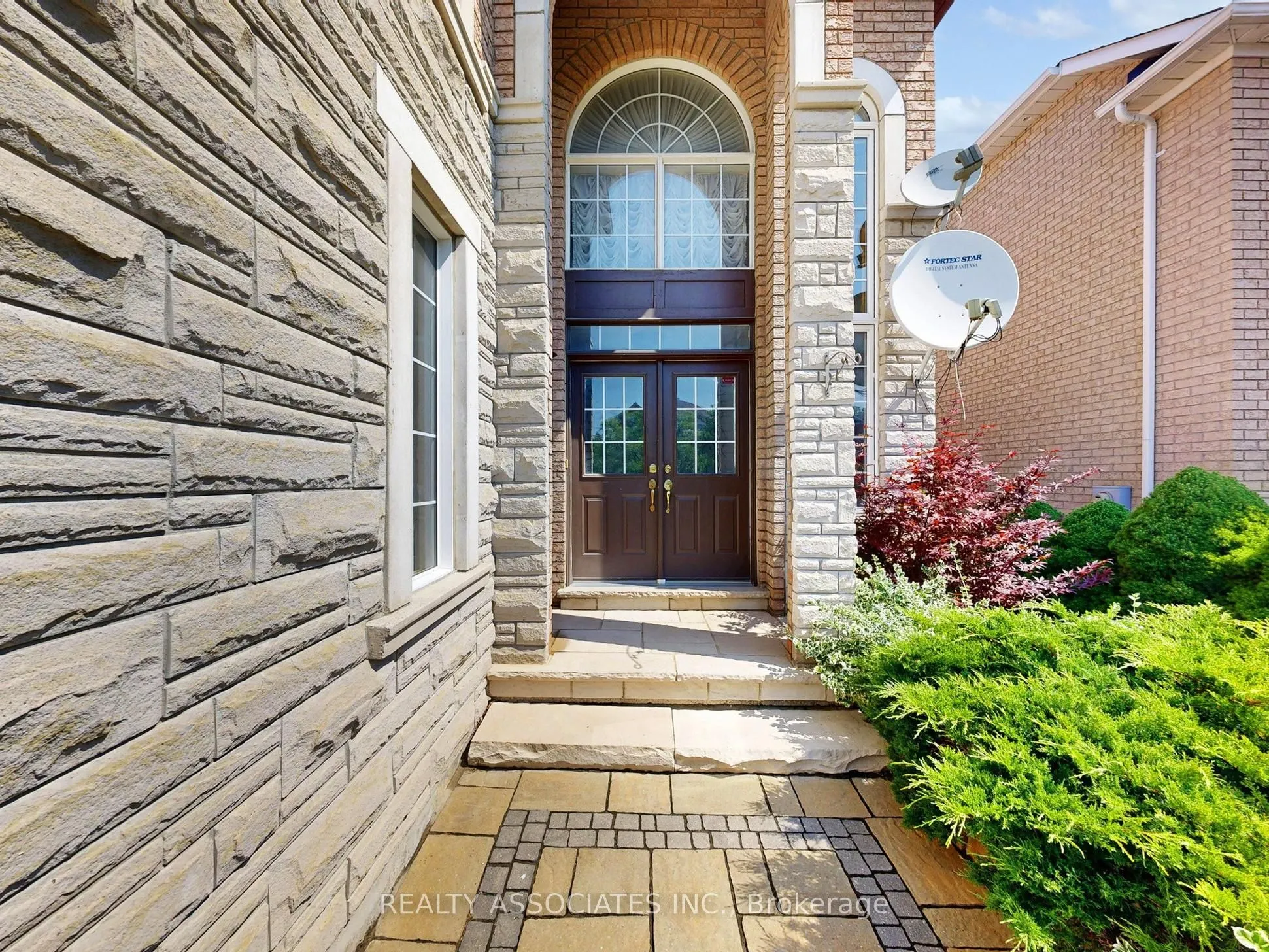 2 Lord Nelson Court