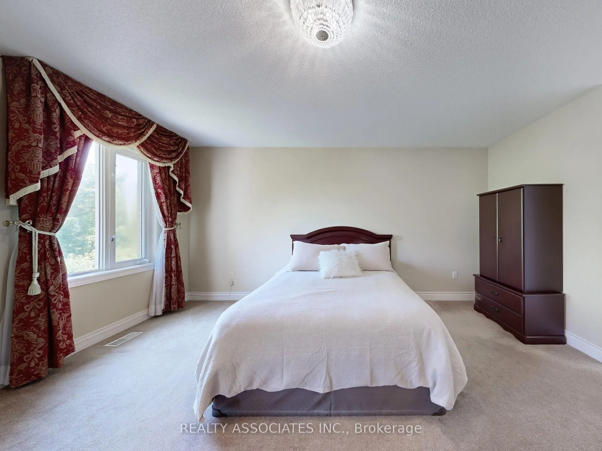 2 Lord Nelson Court