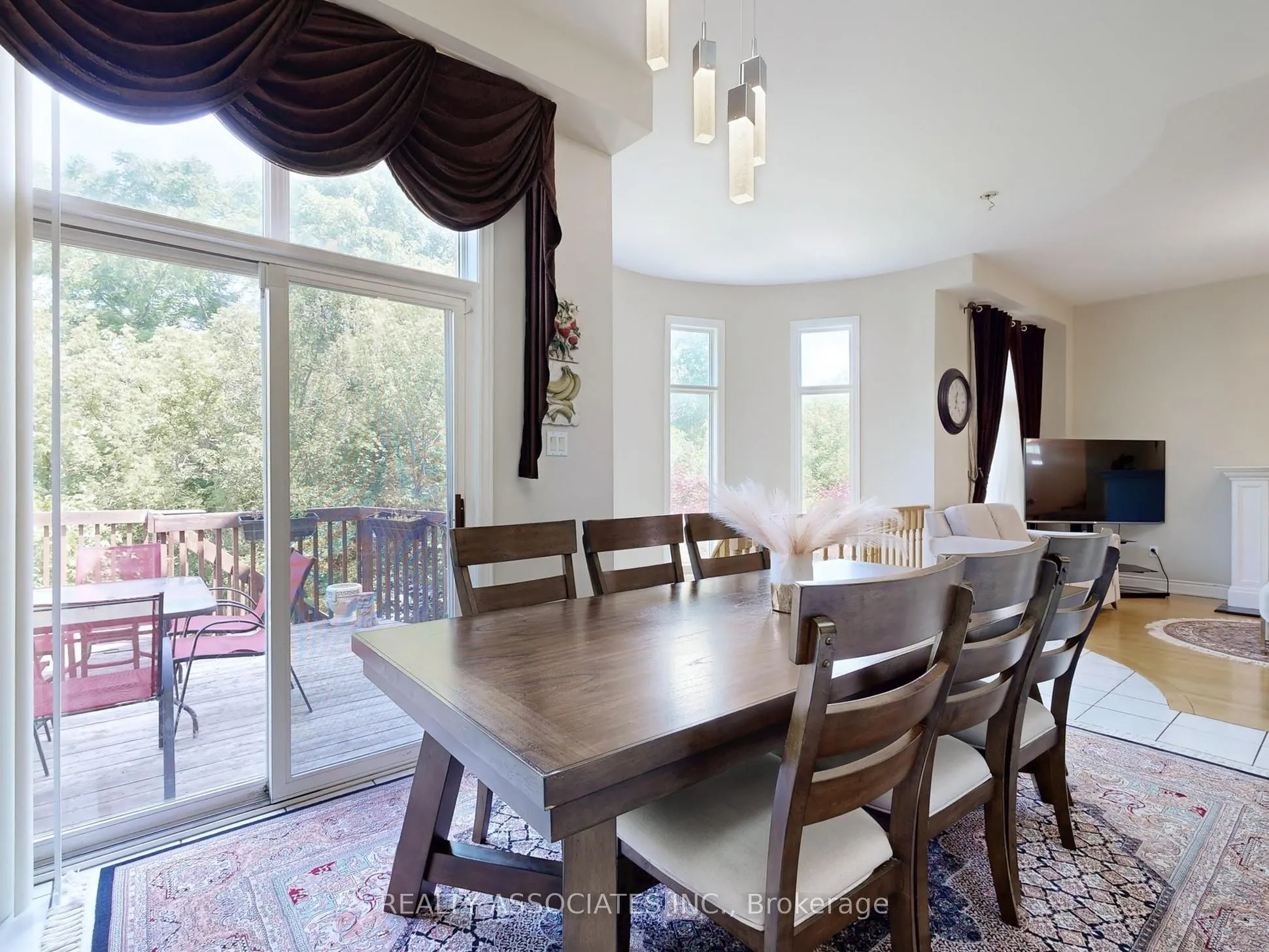 2 Lord Nelson Court