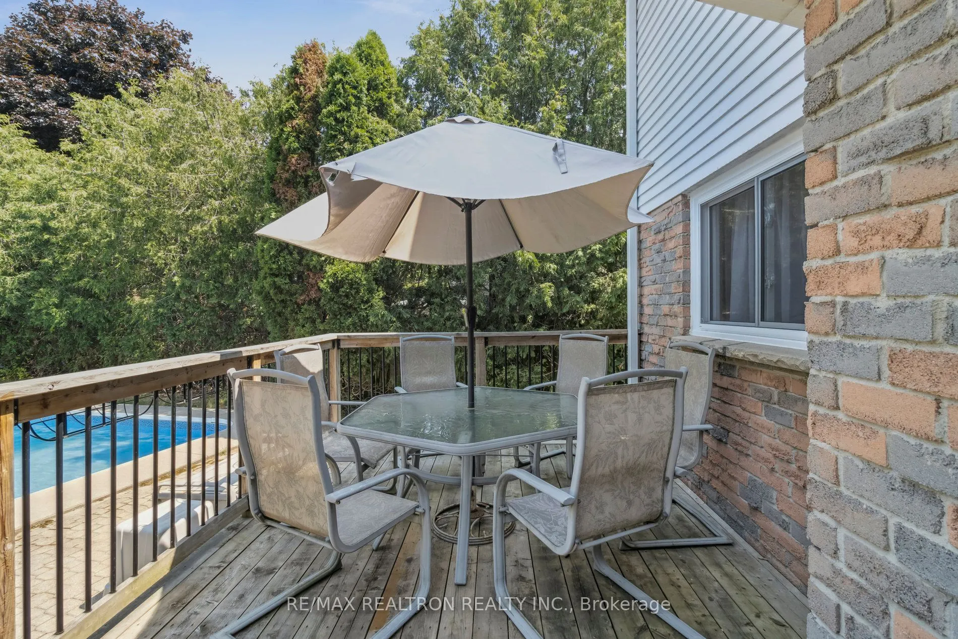 40 Manning Crescent