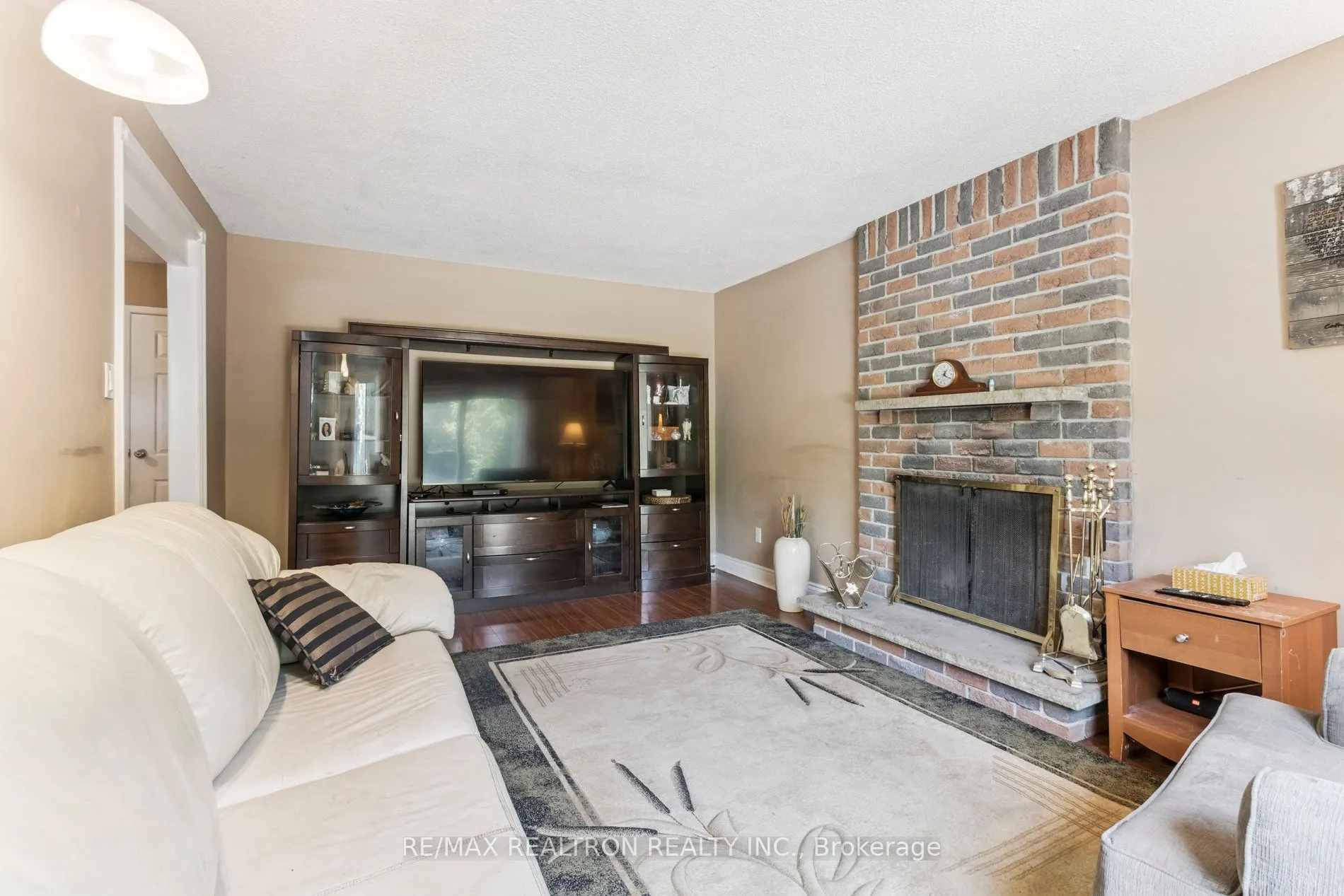 40 Manning Crescent