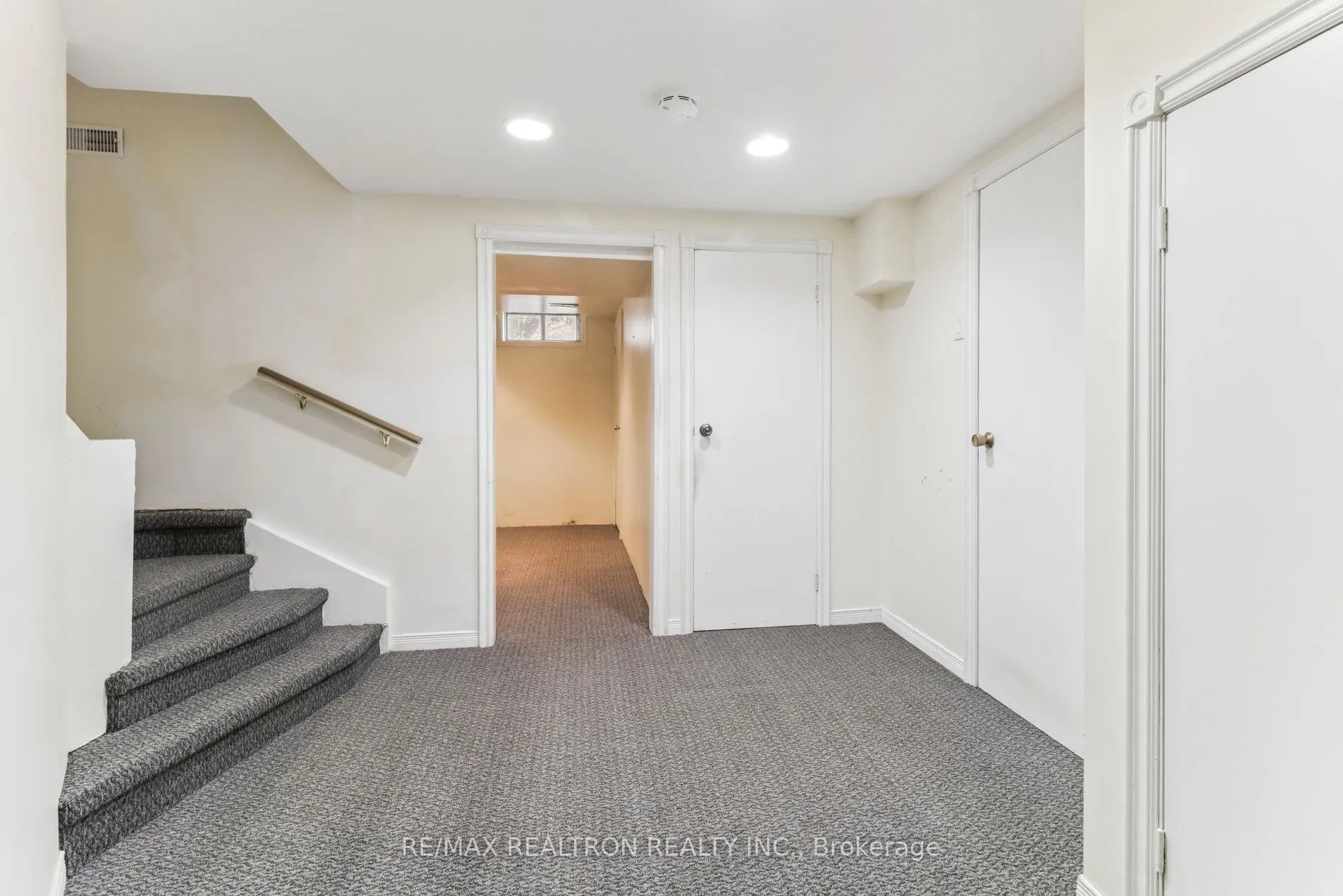40 Manning Crescent
