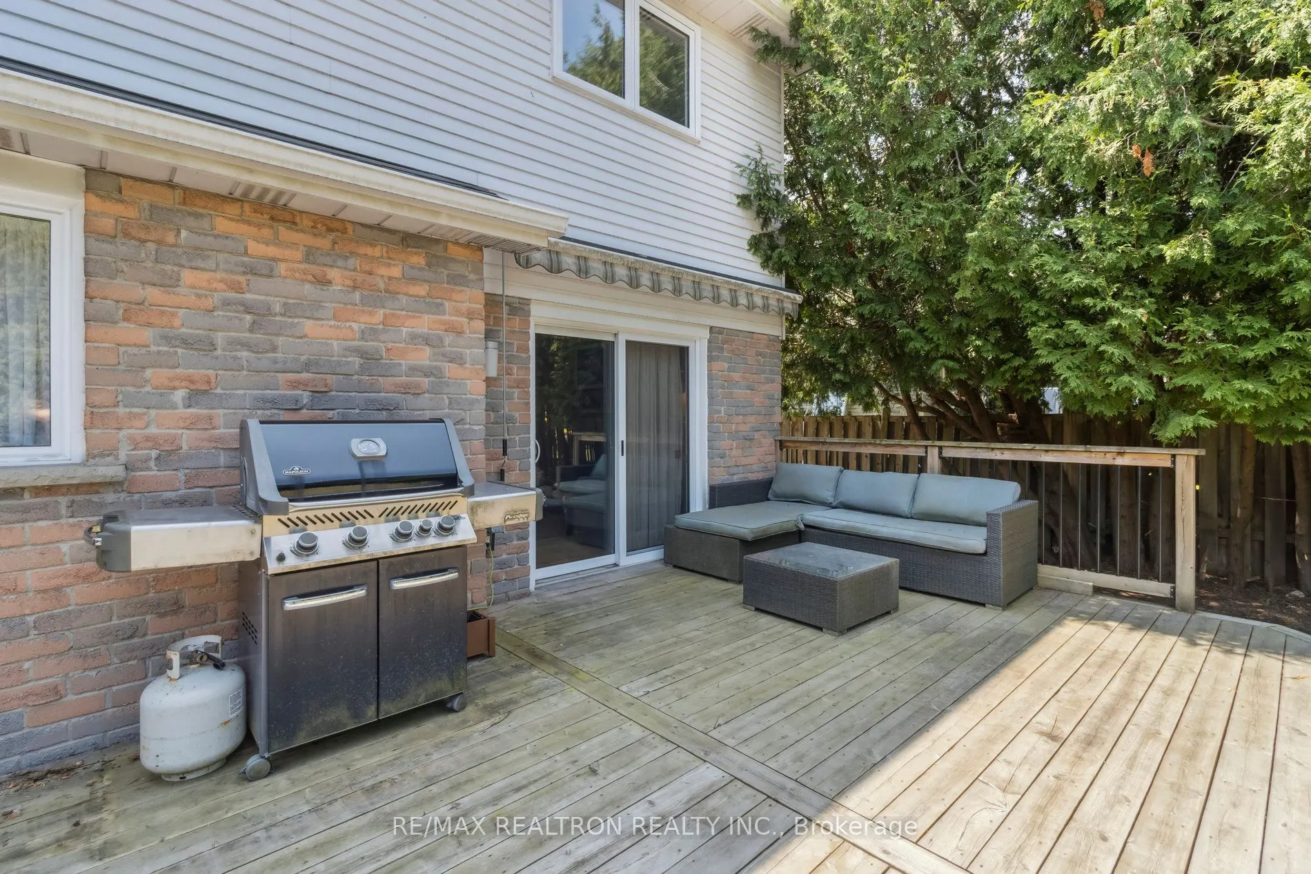 40 Manning Crescent