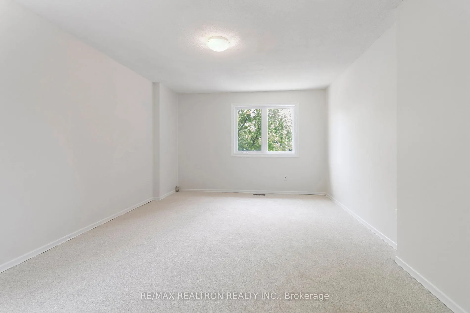 40 Manning Crescent
