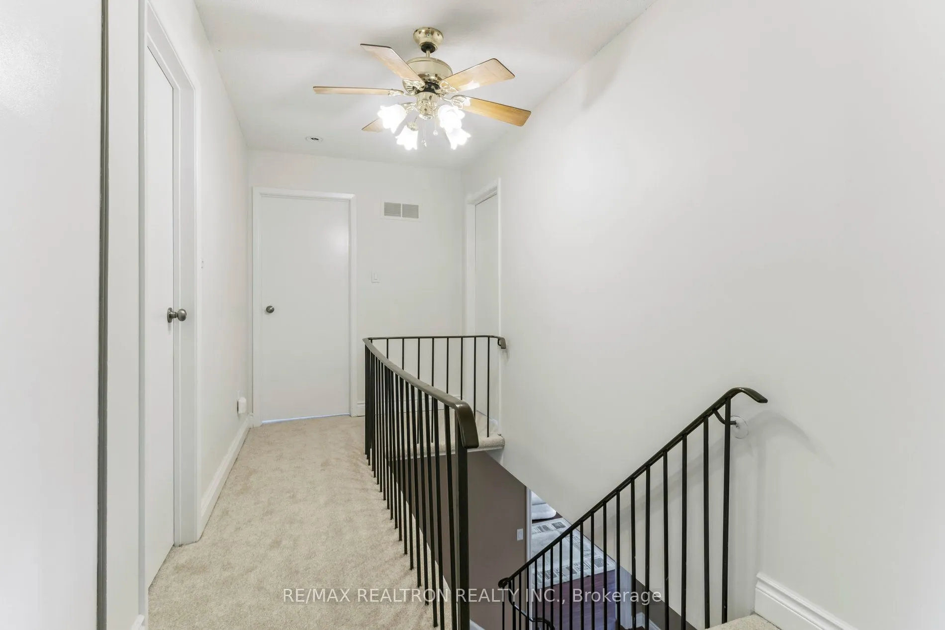 40 Manning Crescent