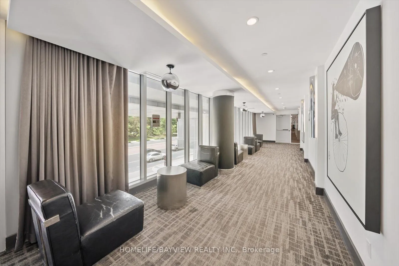 9471 Yonge Street, #220