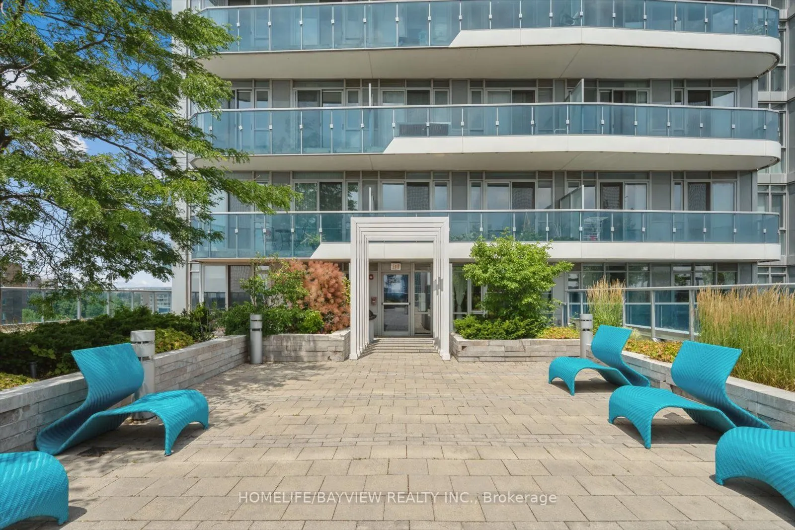 9471 Yonge Street, #220