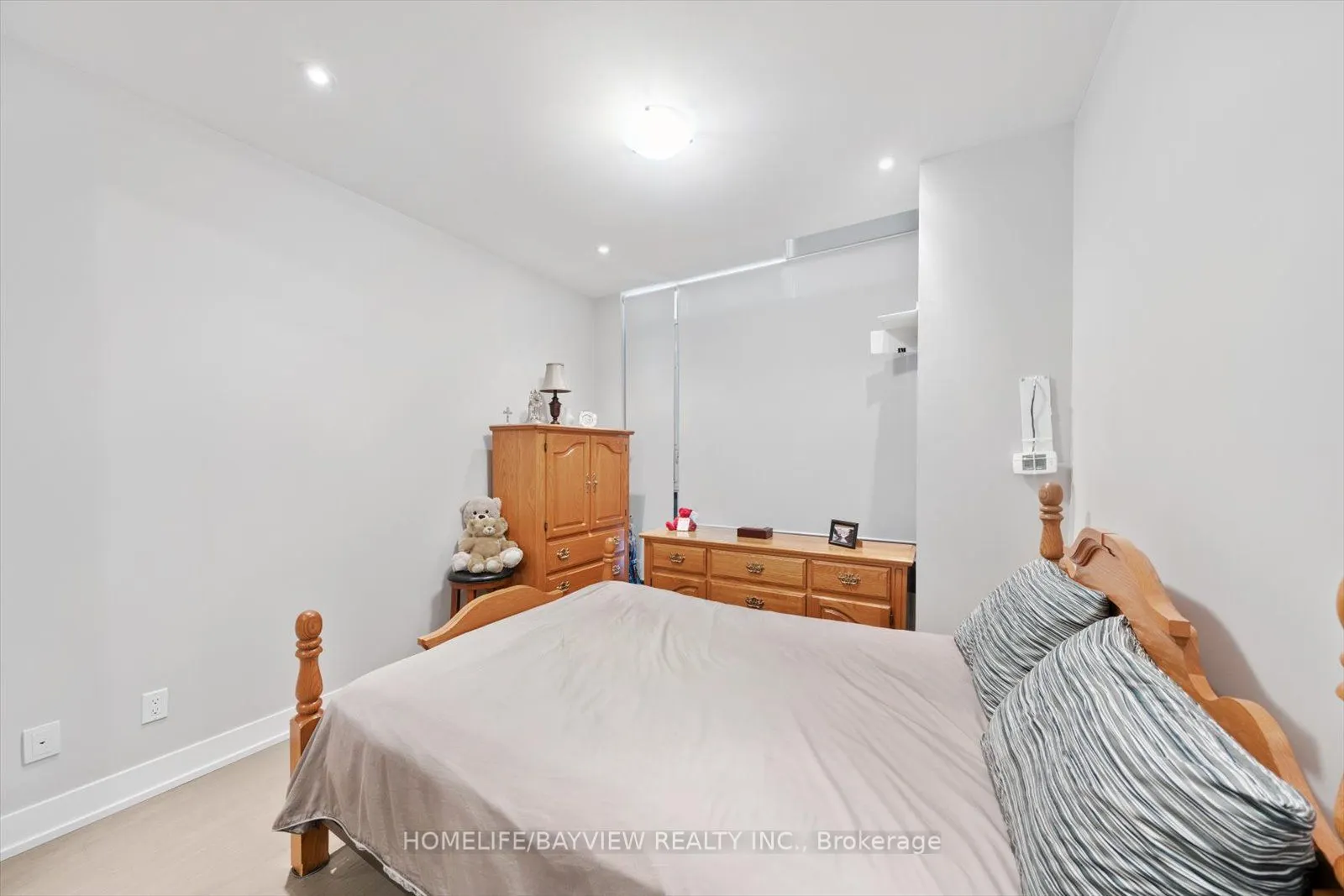9471 Yonge Street, #220