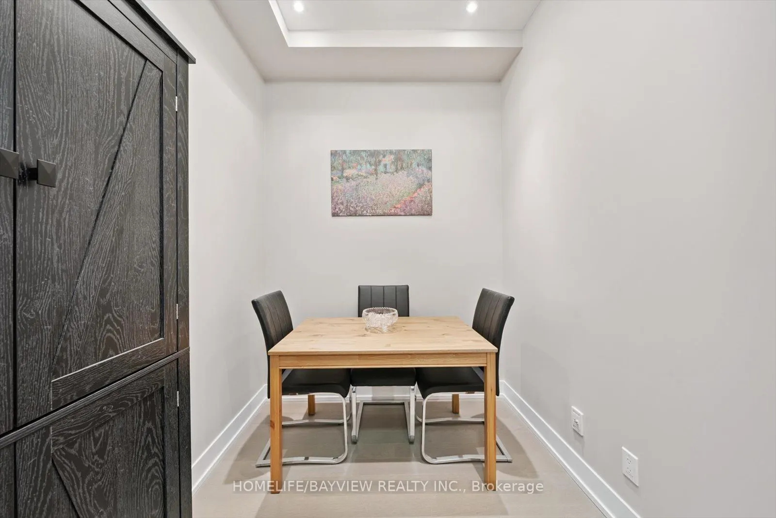 9471 Yonge Street, #220