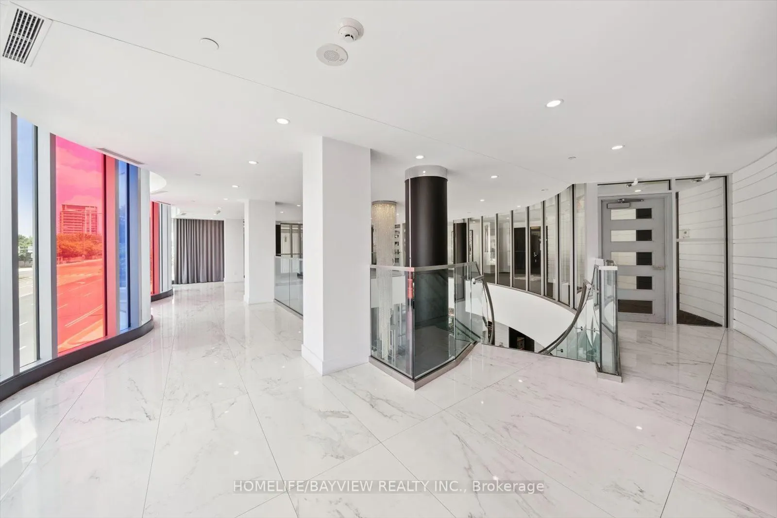 9471 Yonge Street, #220