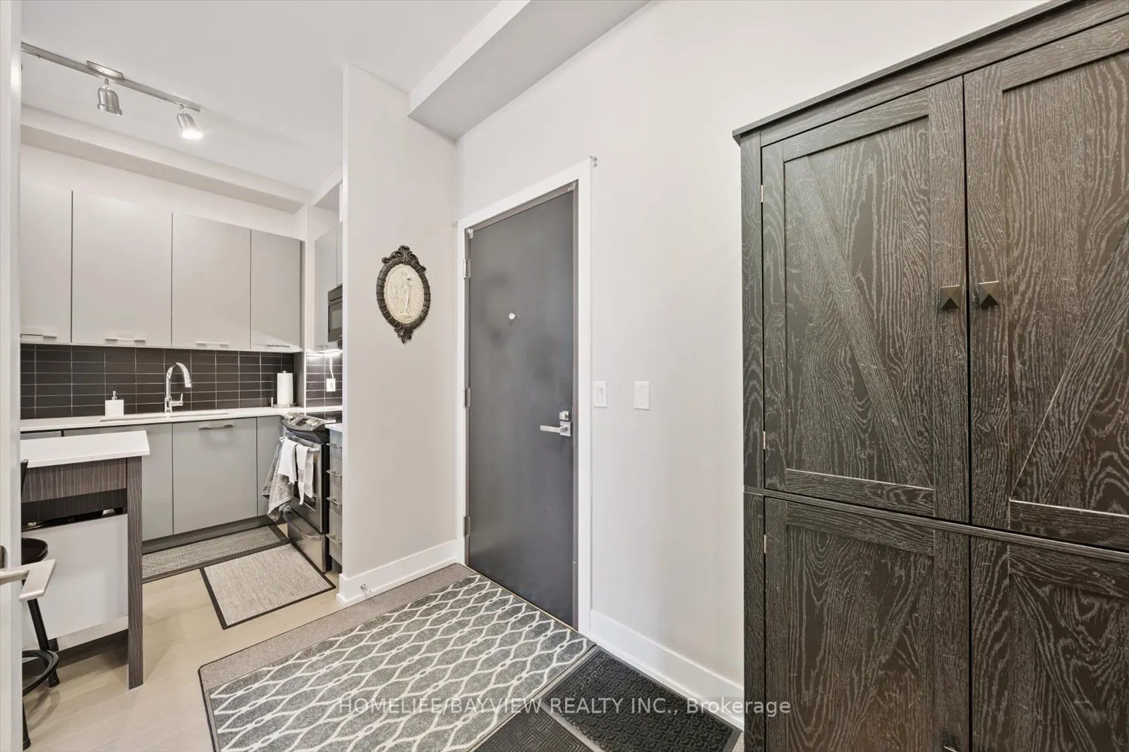 9471 Yonge Street, #220