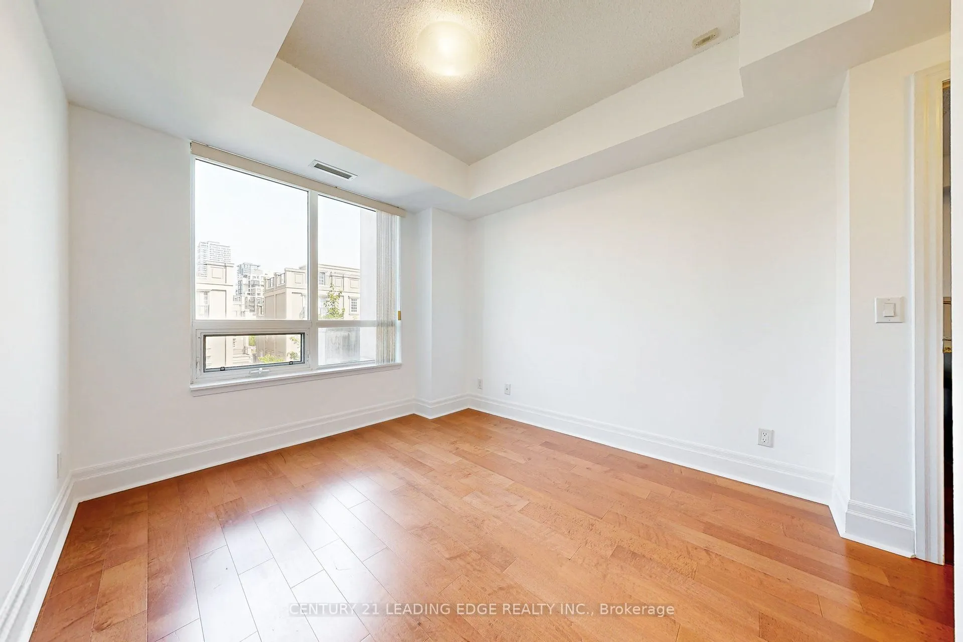 39 Upper Duke Crescent, #320