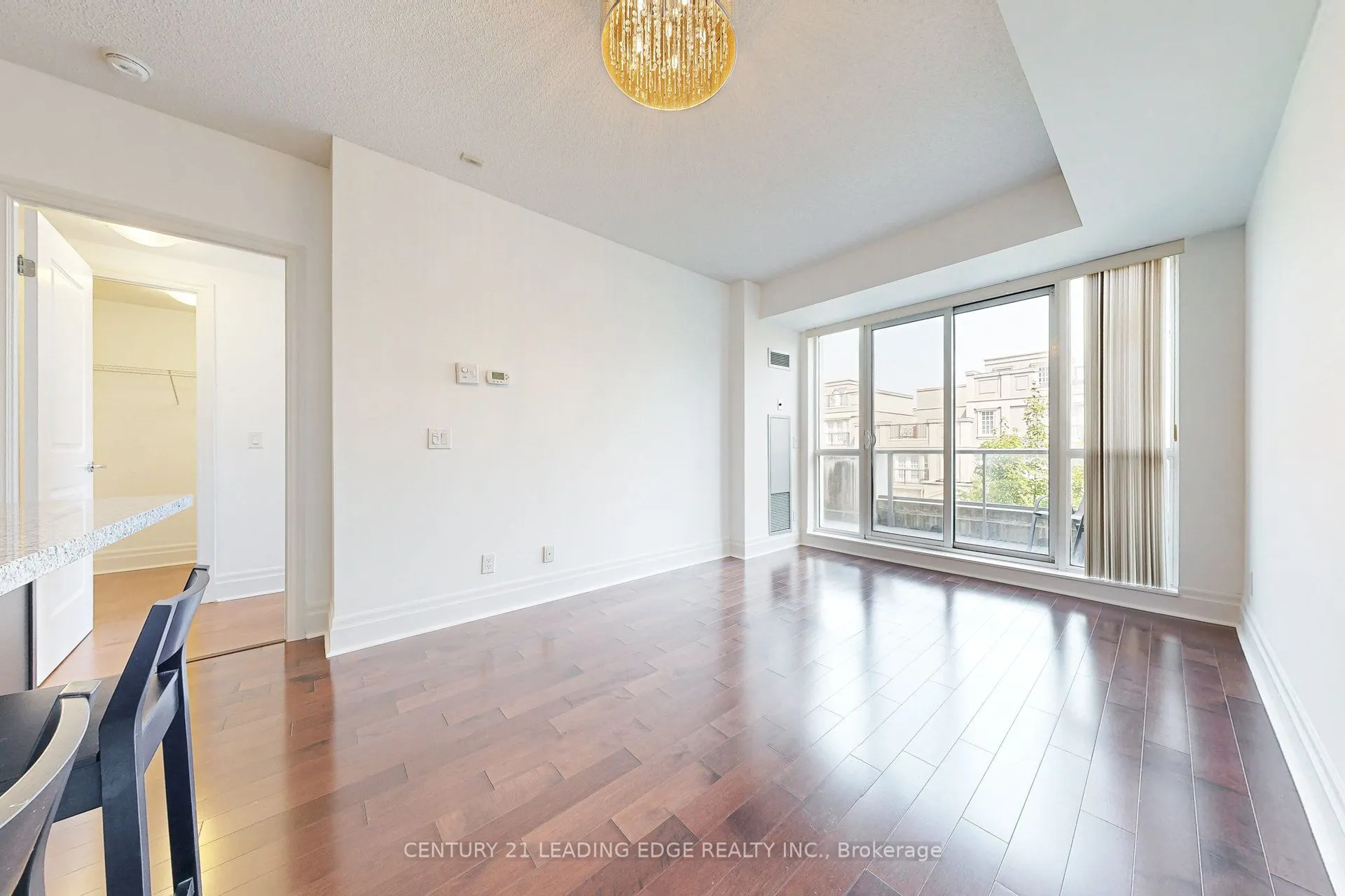 39 Upper Duke Crescent, #320