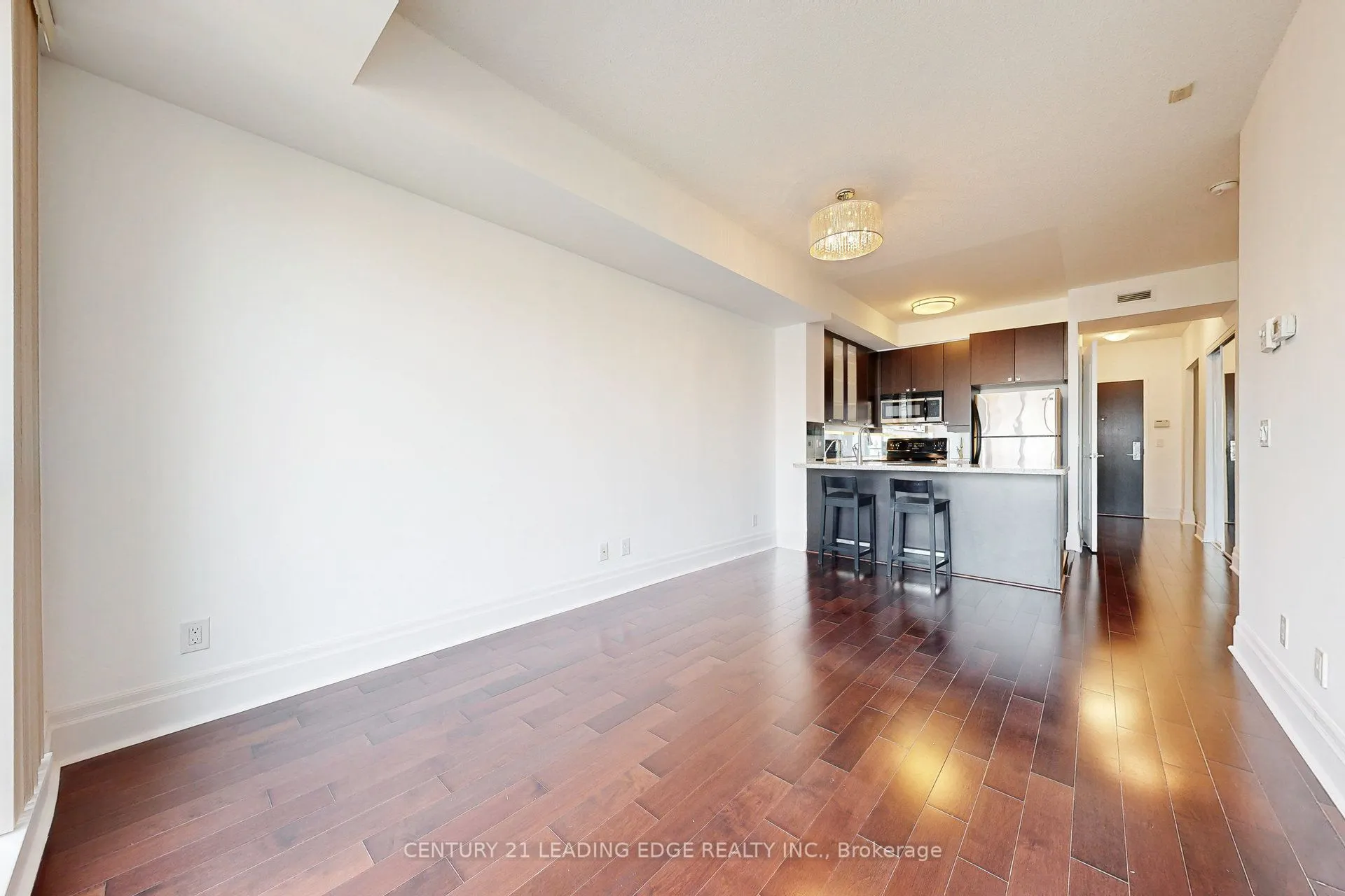 39 Upper Duke Crescent, #320
