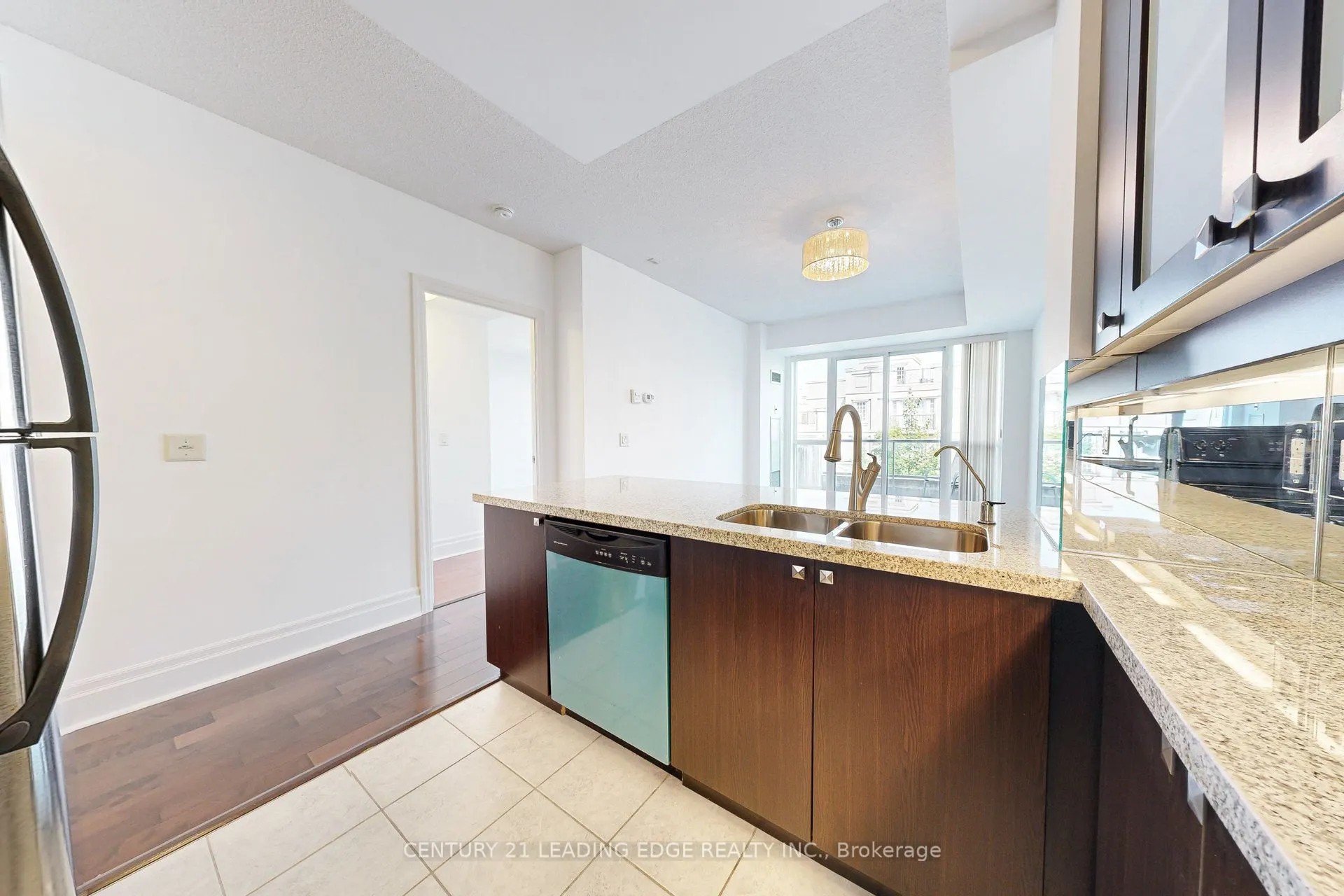 39 Upper Duke Crescent, #320