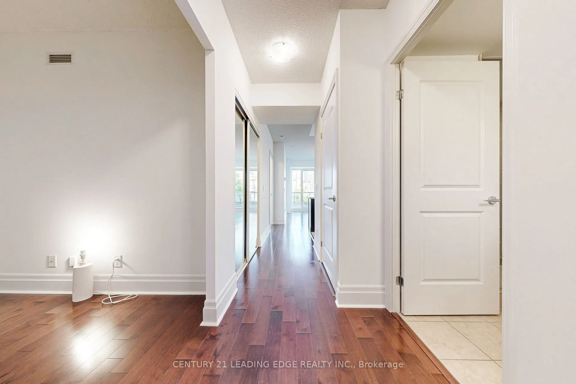 39 Upper Duke Crescent, #320