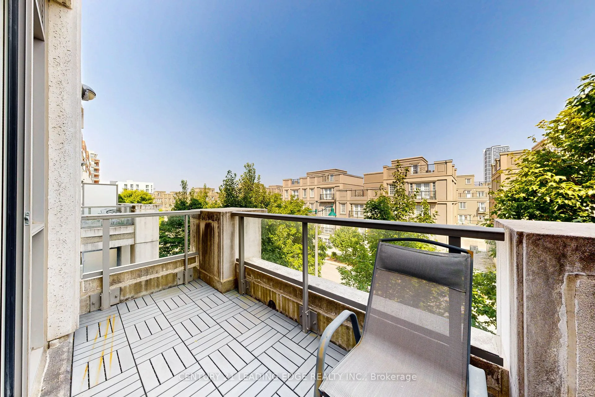 39 Upper Duke Crescent, #320