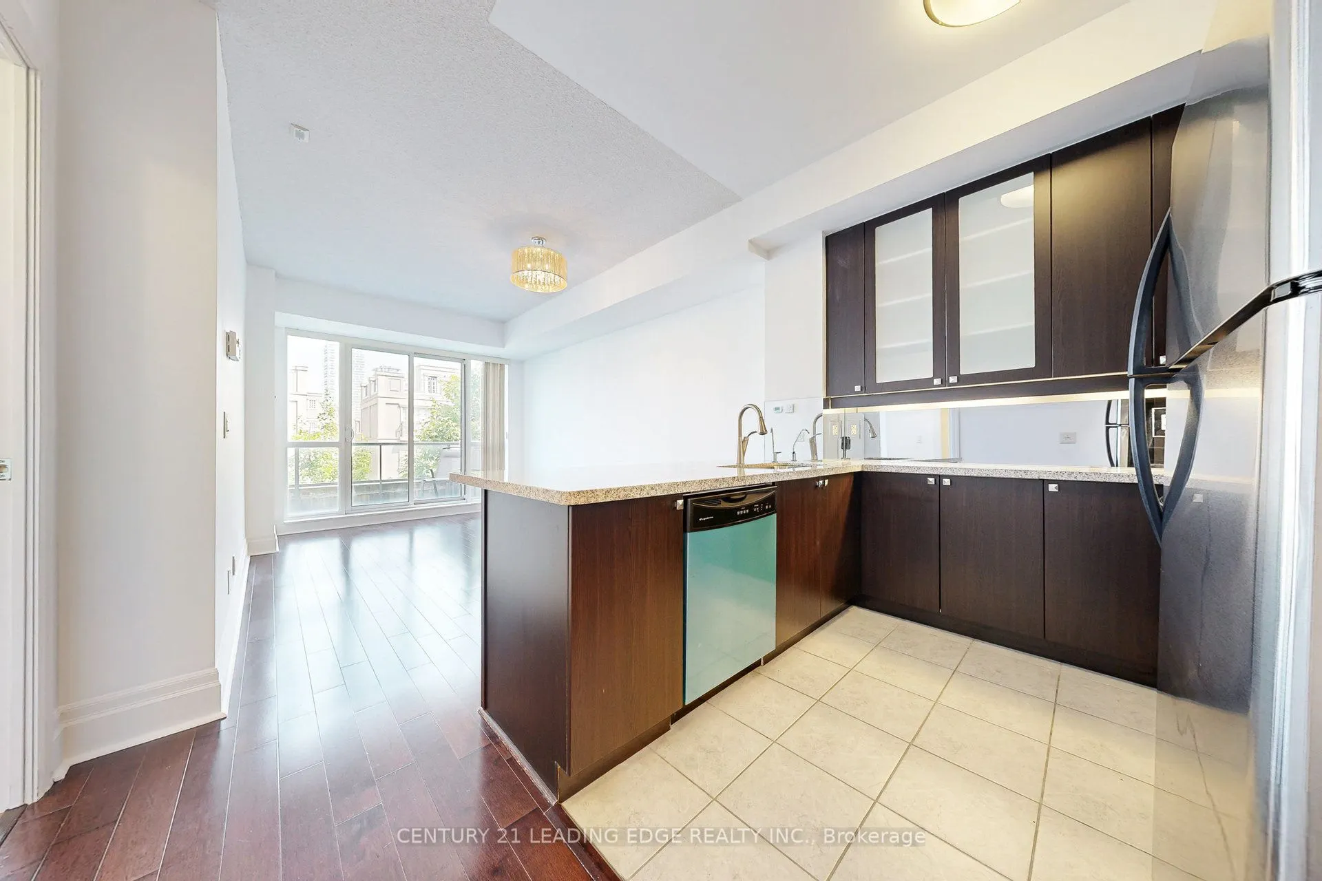 39 Upper Duke Crescent, #320