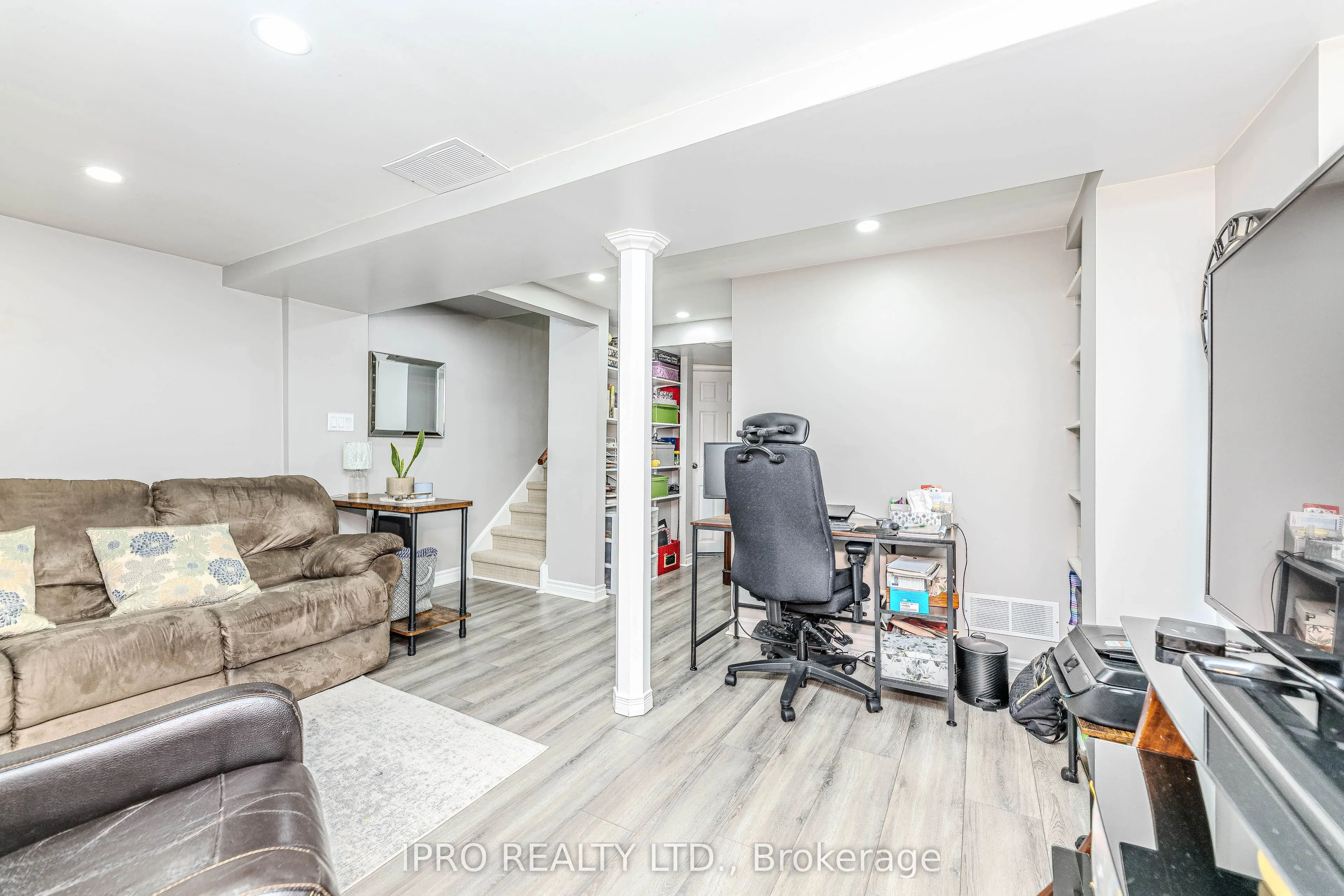 78 Tania Crescent, #8
