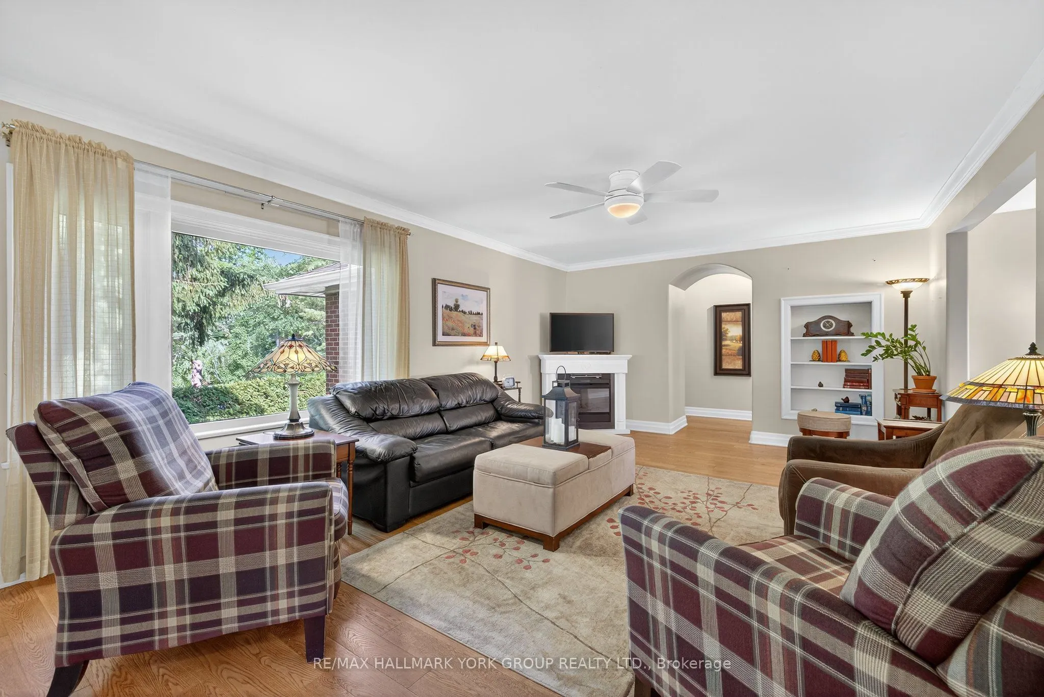 40 Kennedy Street E
