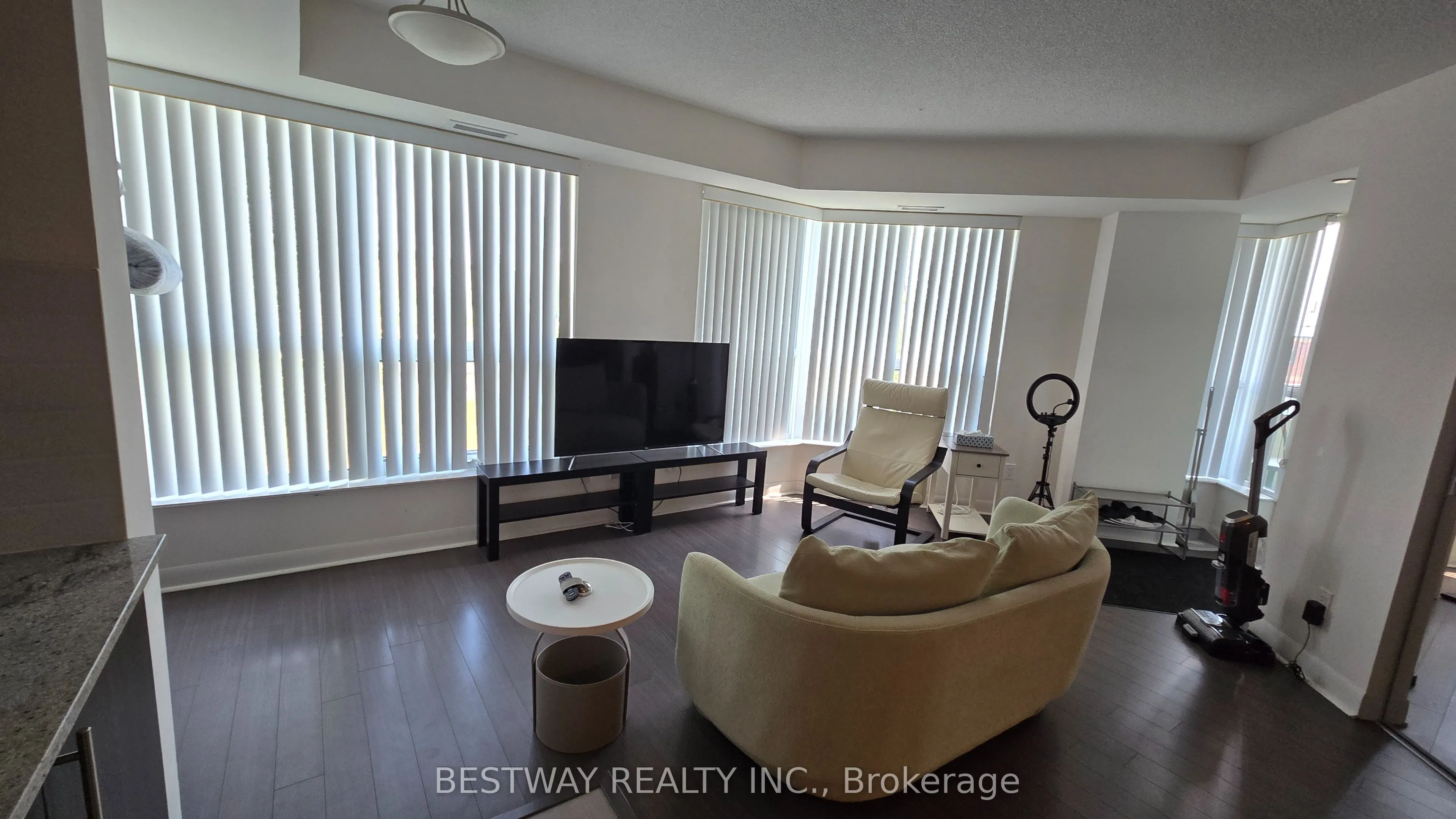 75 Norman Bethune Avenue, #208