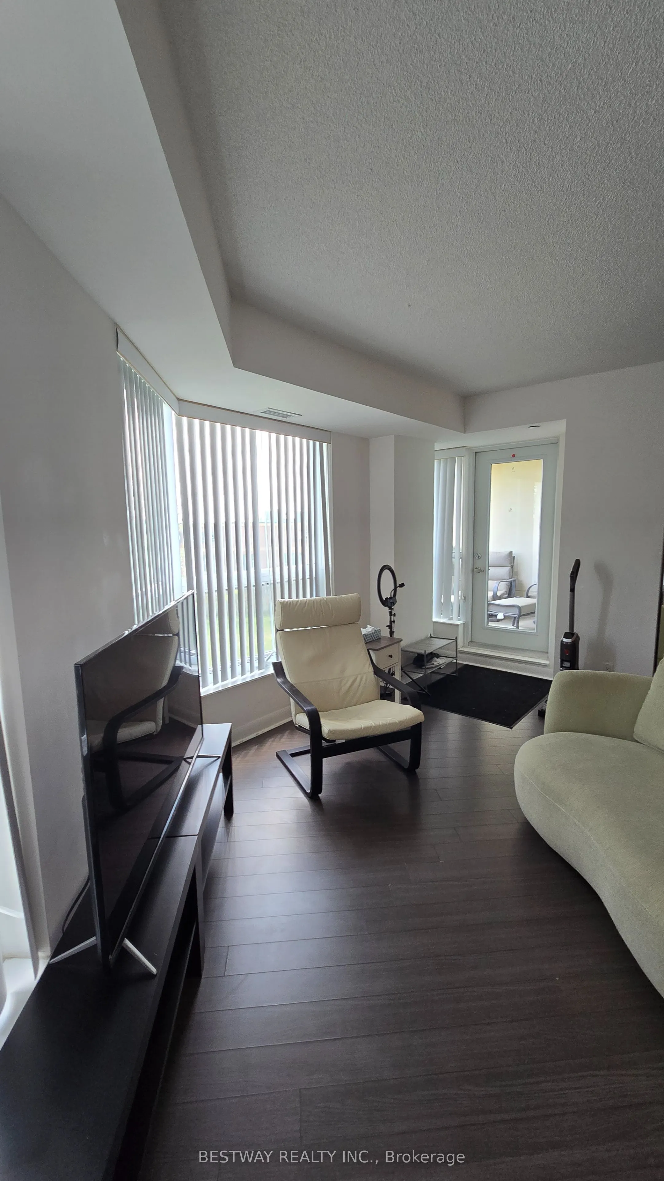 75 Norman Bethune Avenue, #208
