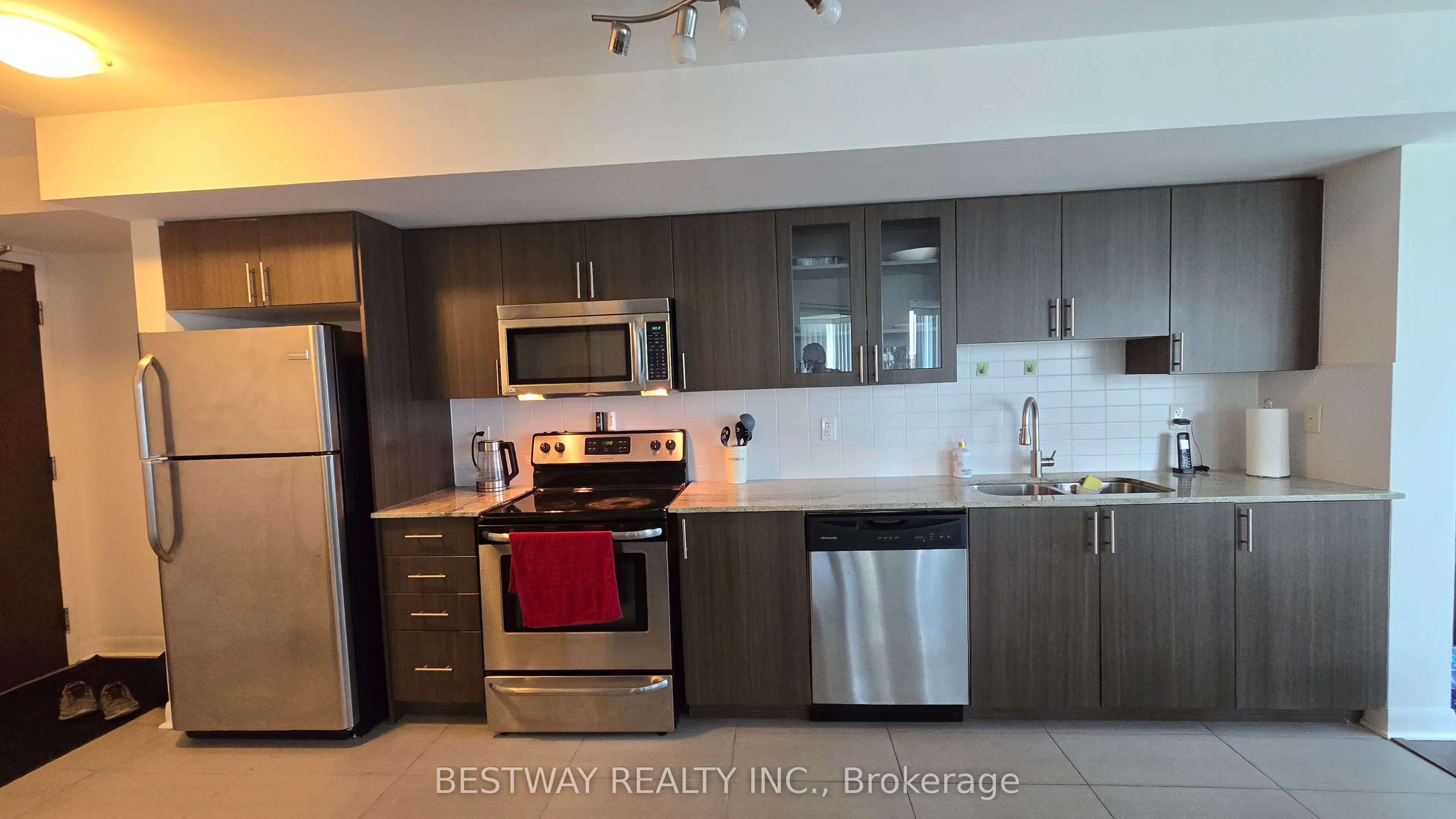 75 Norman Bethune Avenue, #208