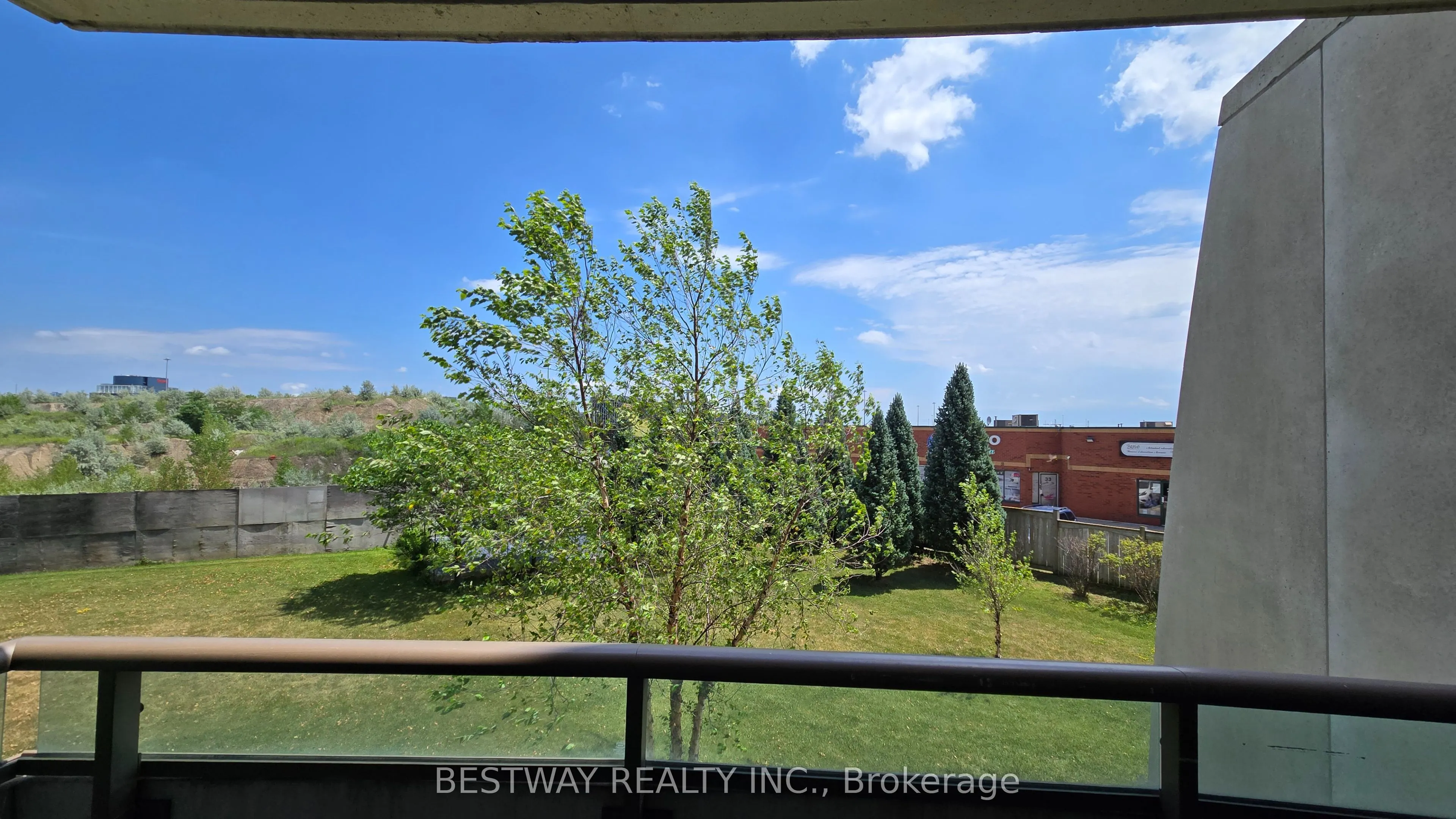 75 Norman Bethune Avenue, #208