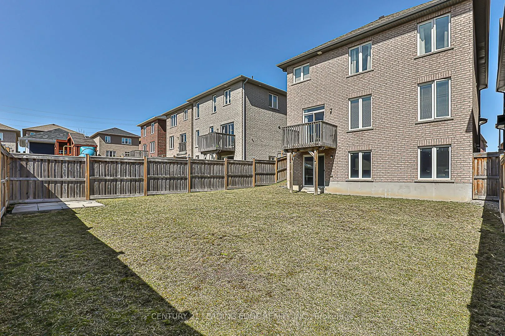 69 HOPKINS Crescent