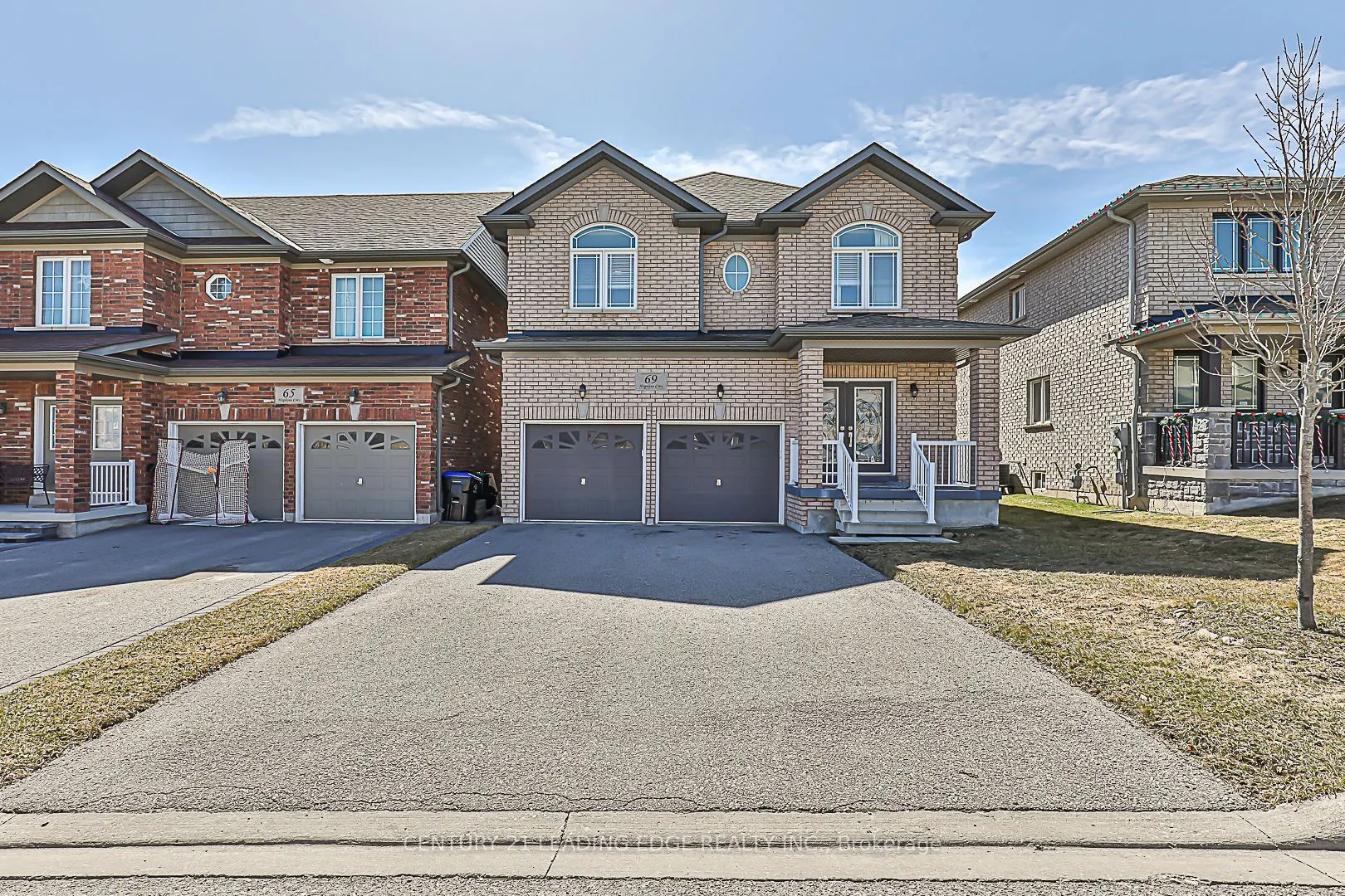 69 HOPKINS Crescent