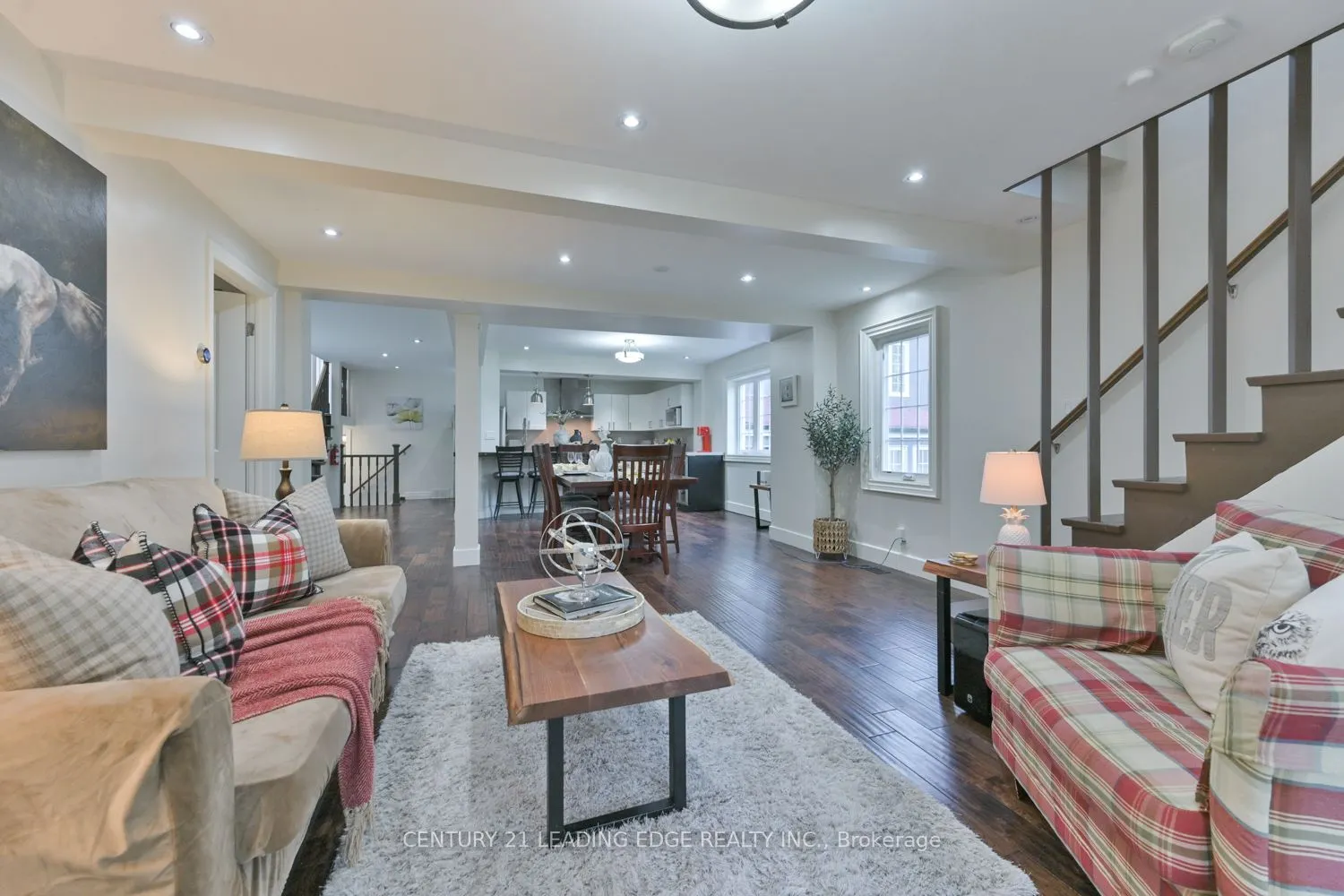 5845 Aurora Road
