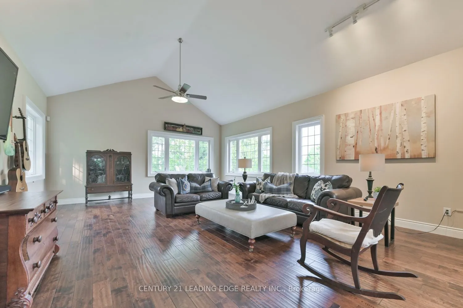 5845 Aurora Road