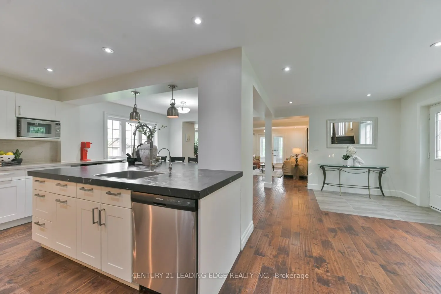 5845 Aurora Road