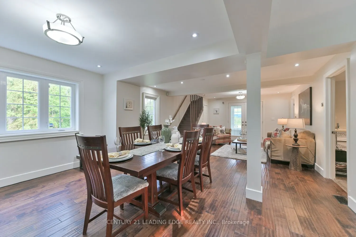 5845 Aurora Road