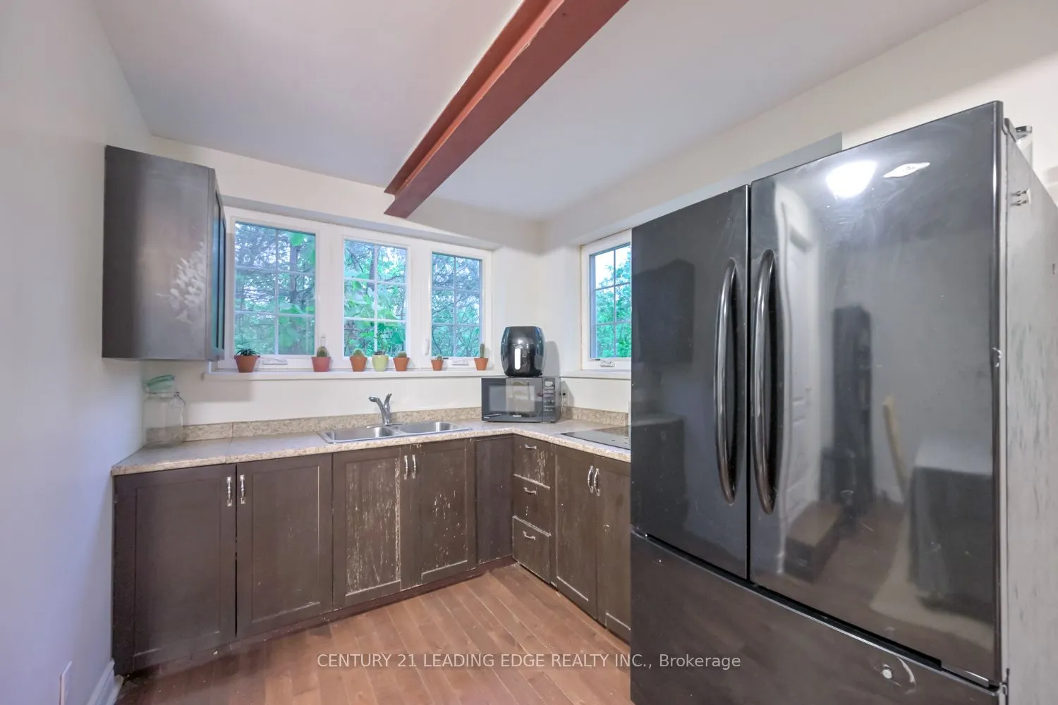 5845 Aurora Road