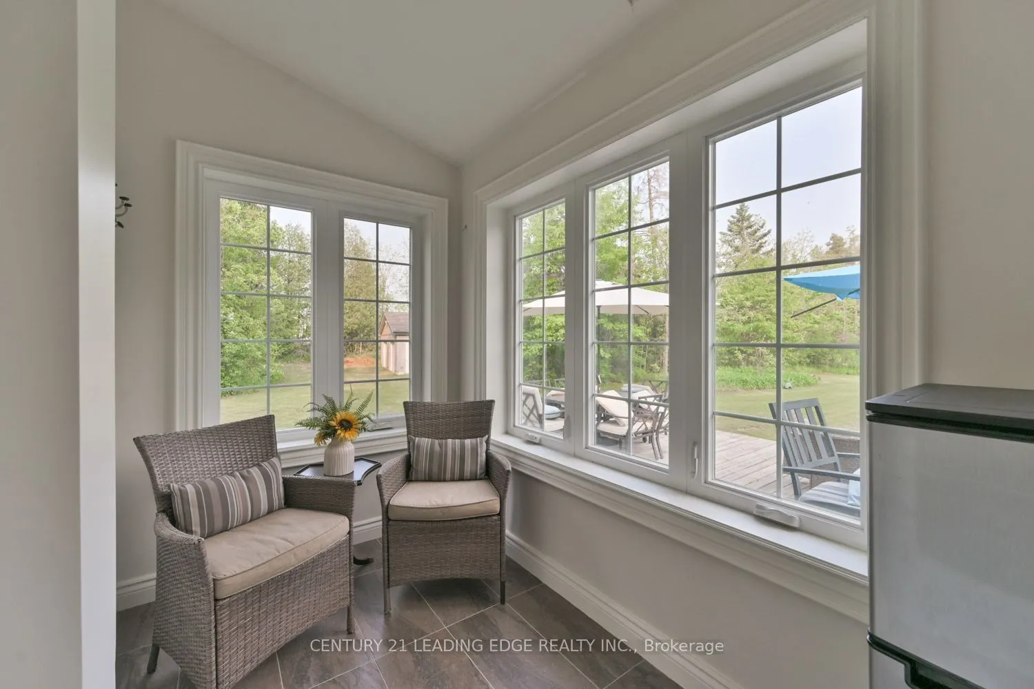 5845 Aurora Road