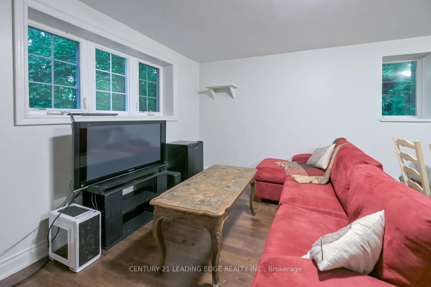 5845 Aurora Road