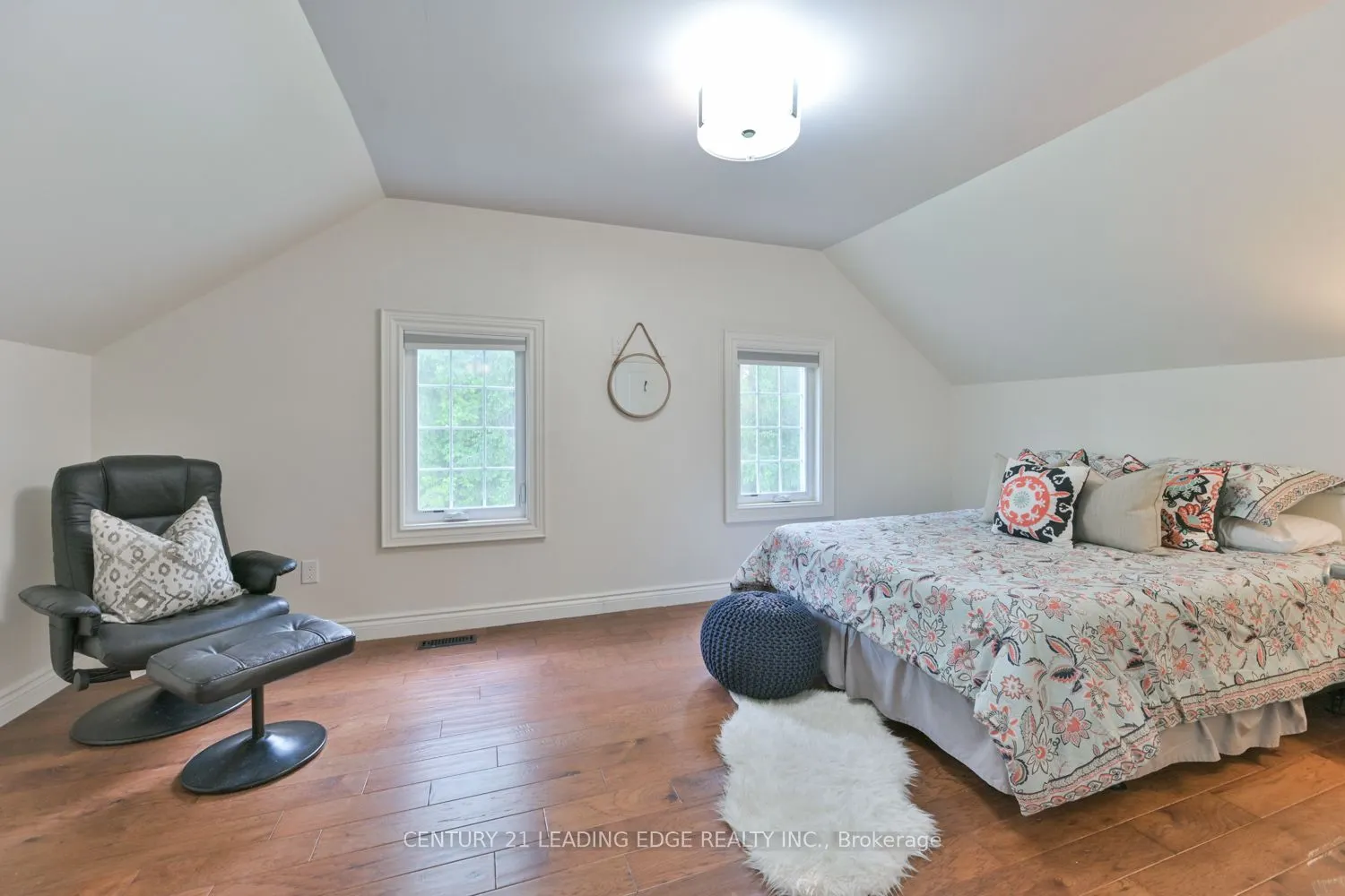 5845 Aurora Road