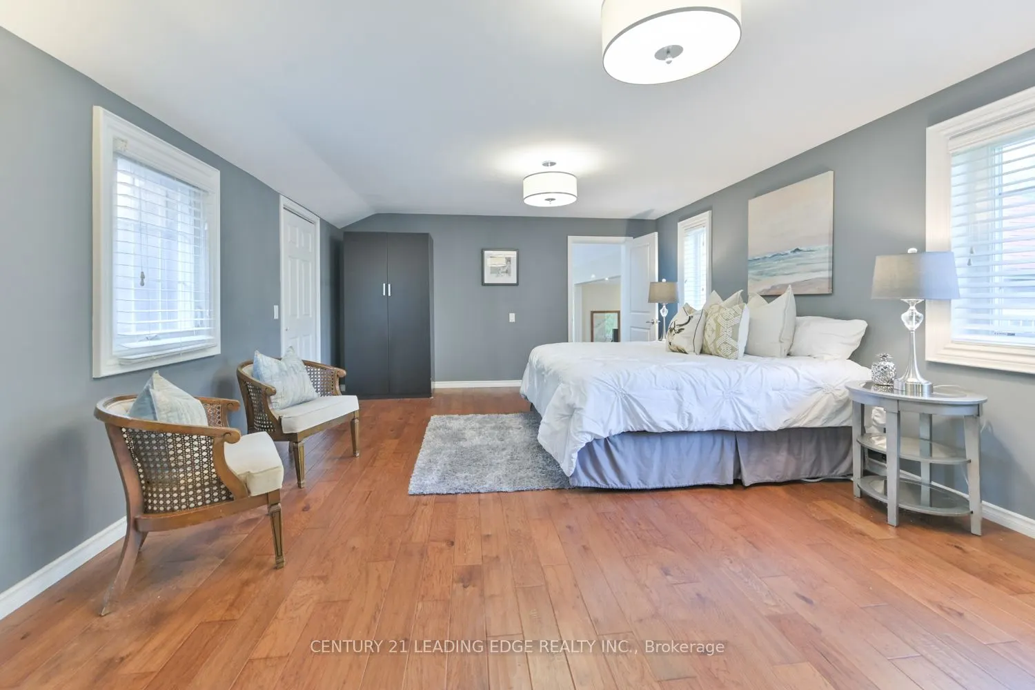 5845 Aurora Road