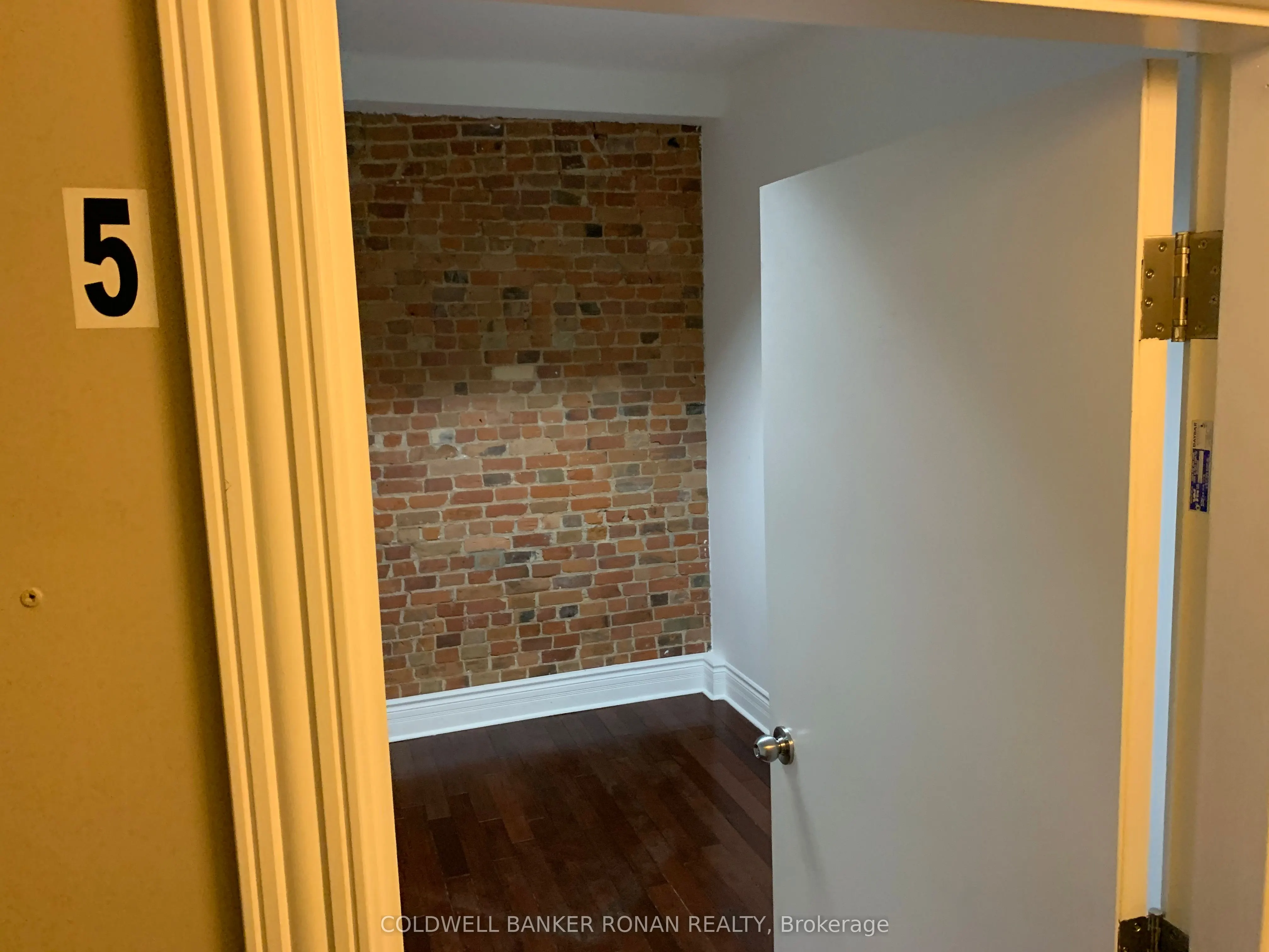 36 Victoria Street W, #205