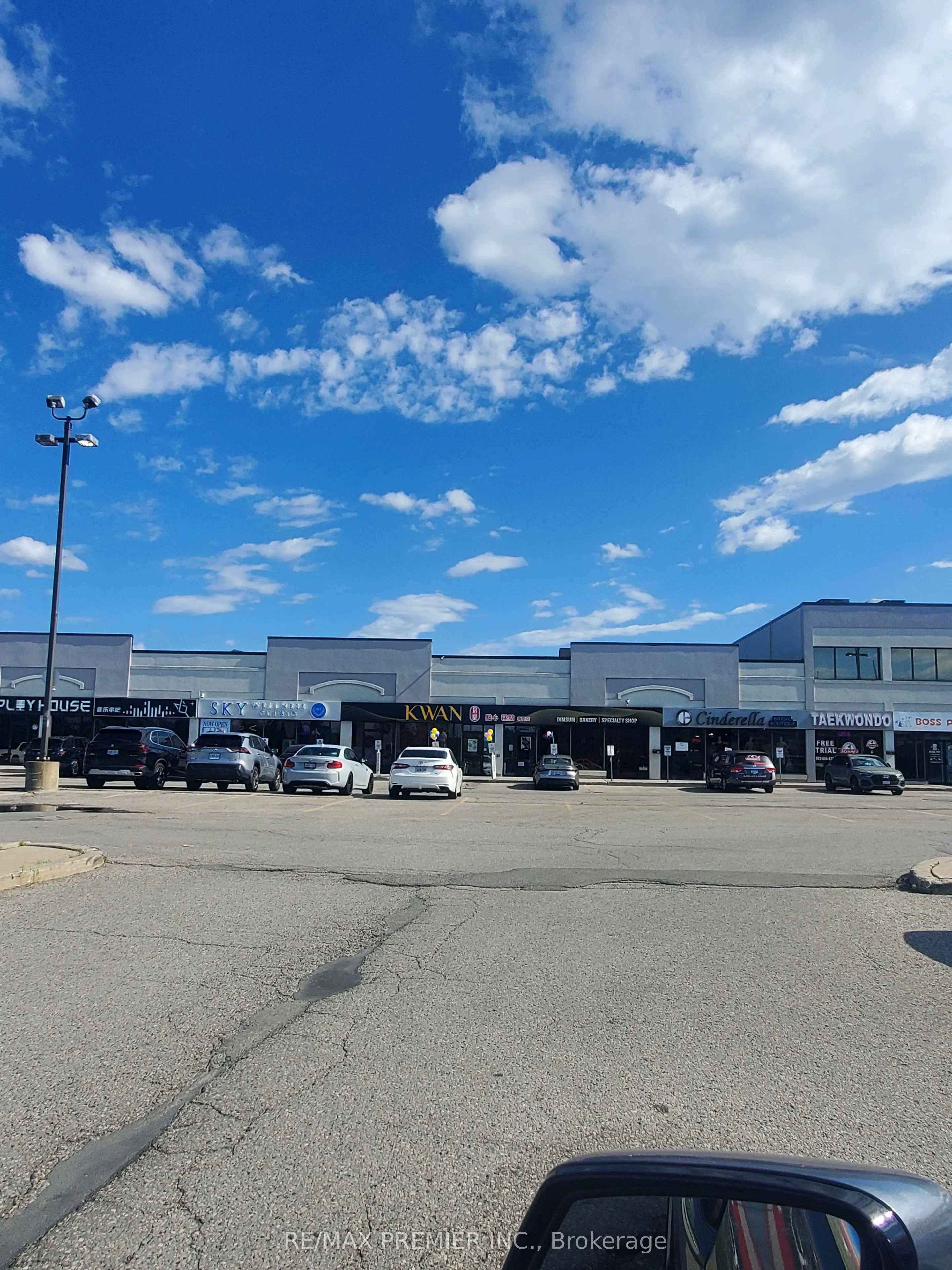 8261 Woodbine Avenue, #5