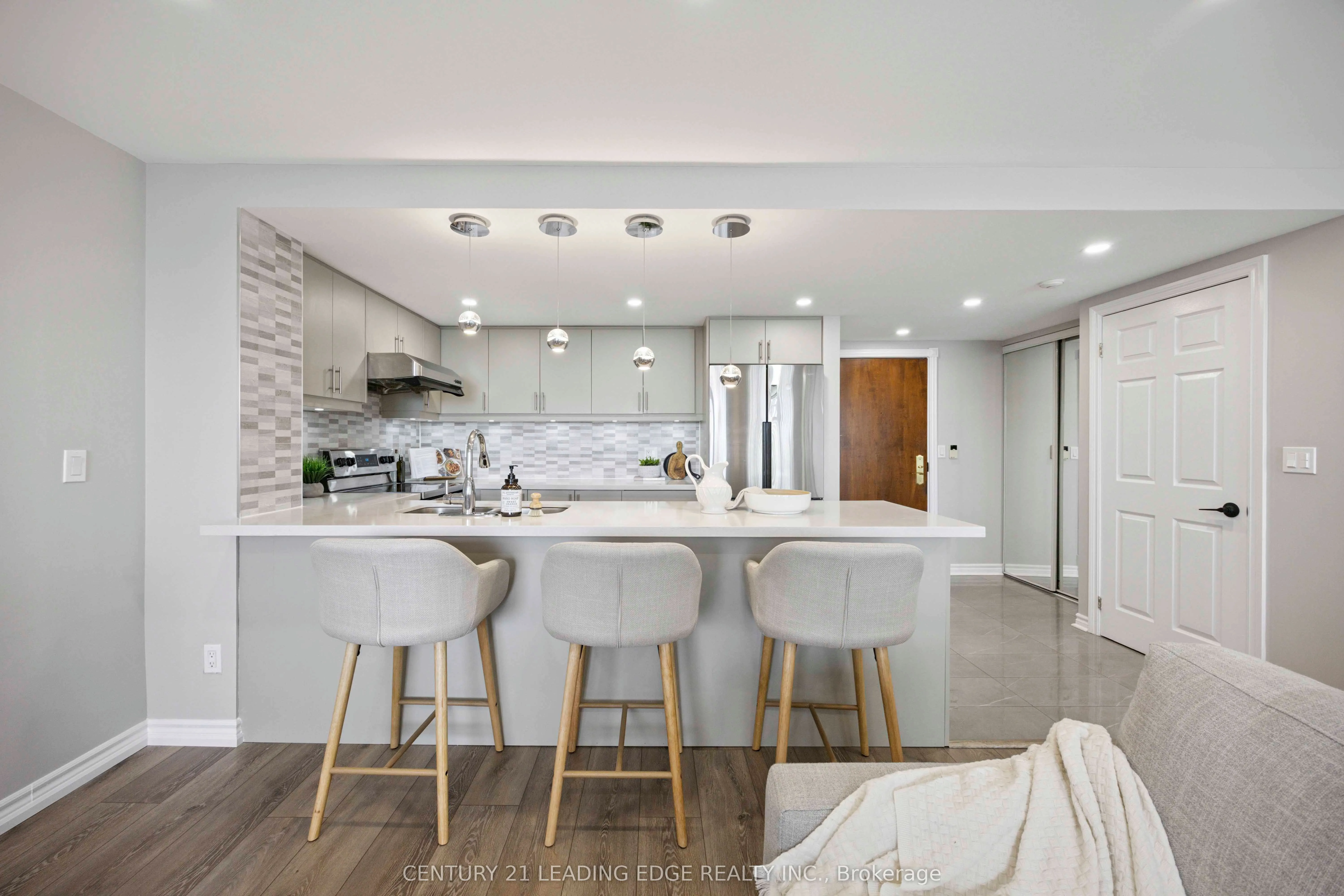 130 Pond Drive, #807