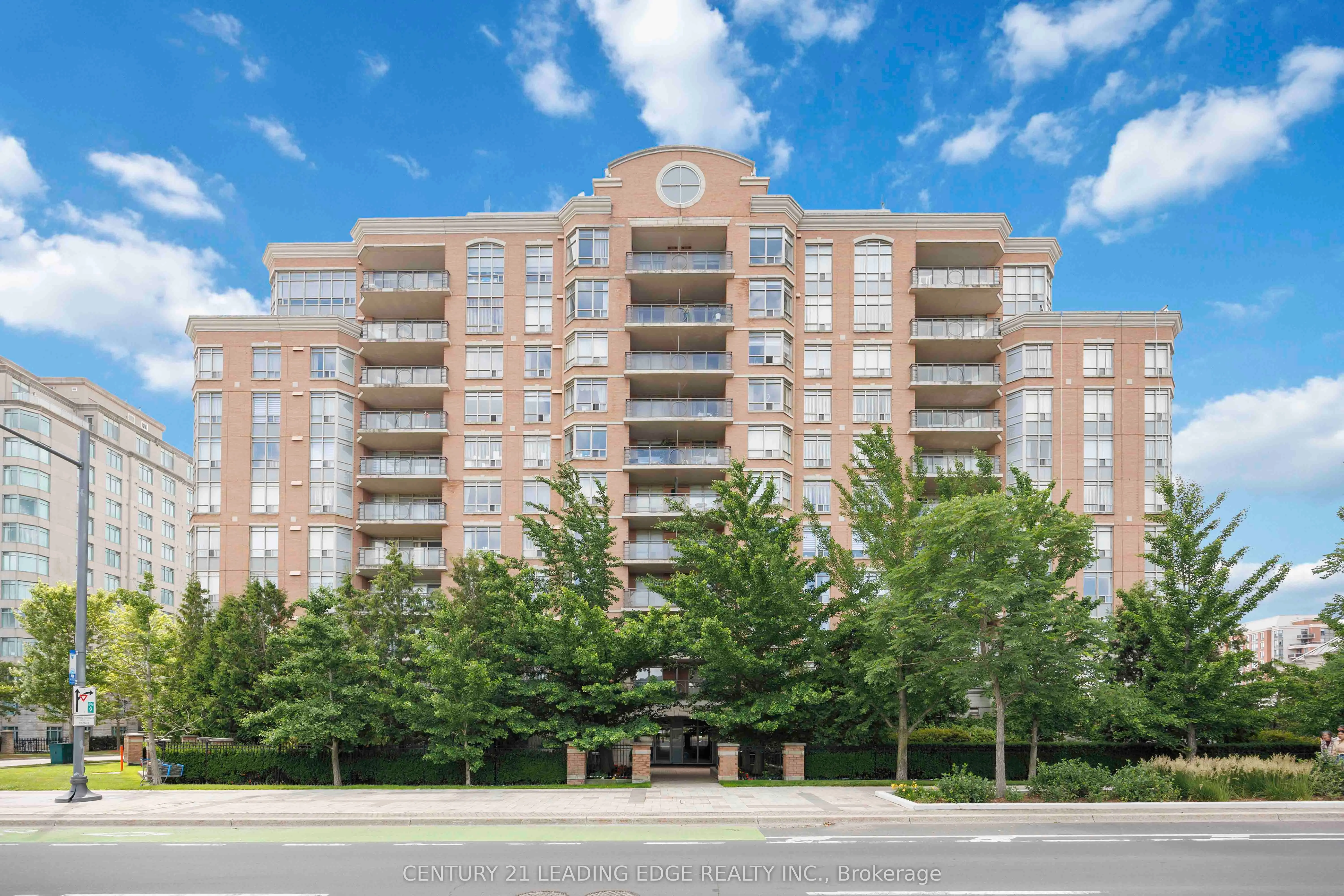 130 Pond Drive, #807