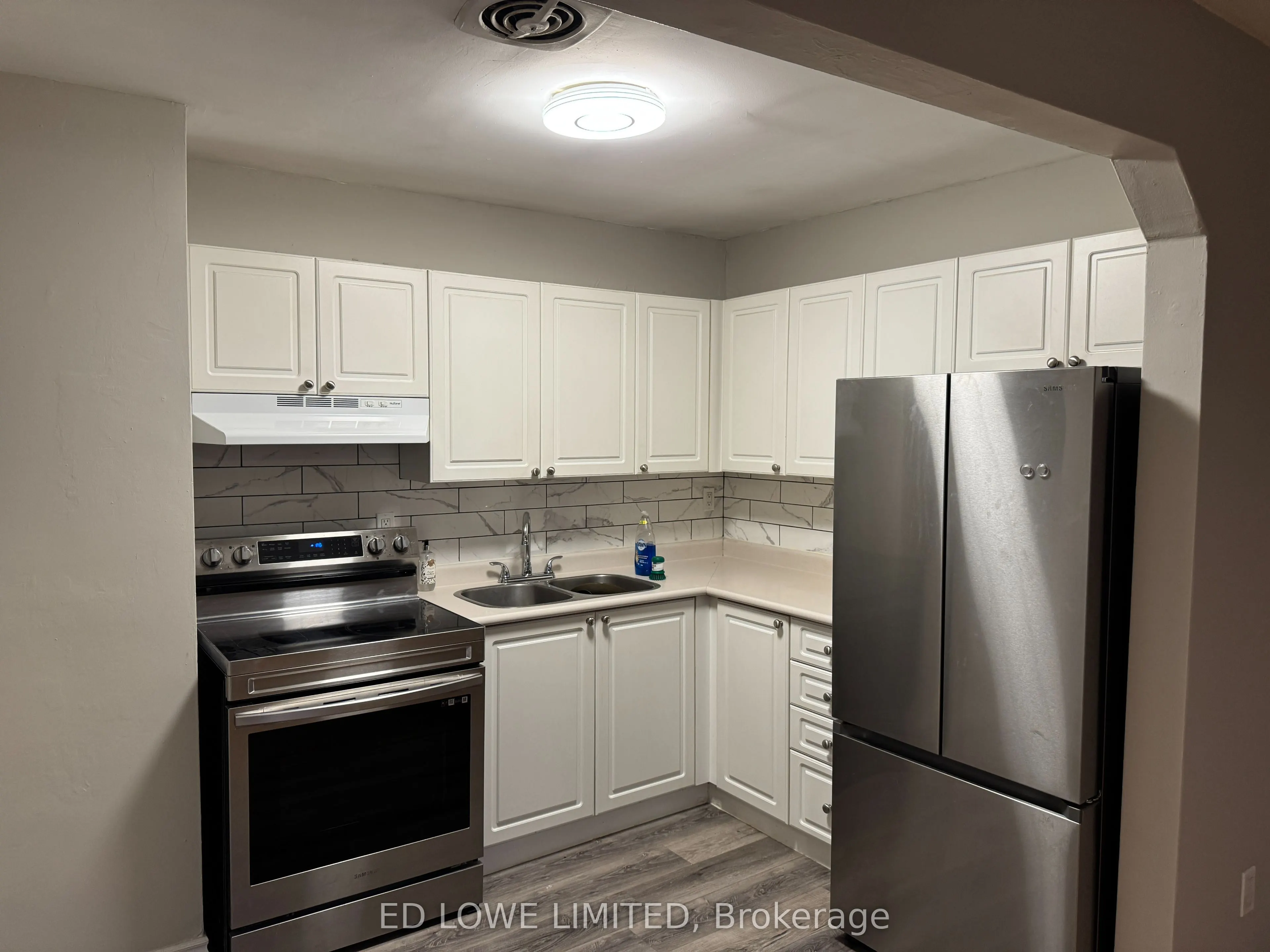 300 Holland Street W, #5