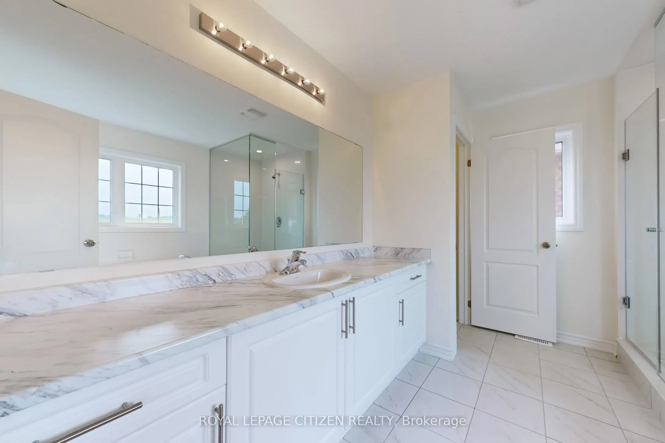 123 Cliff Thompson Crescent