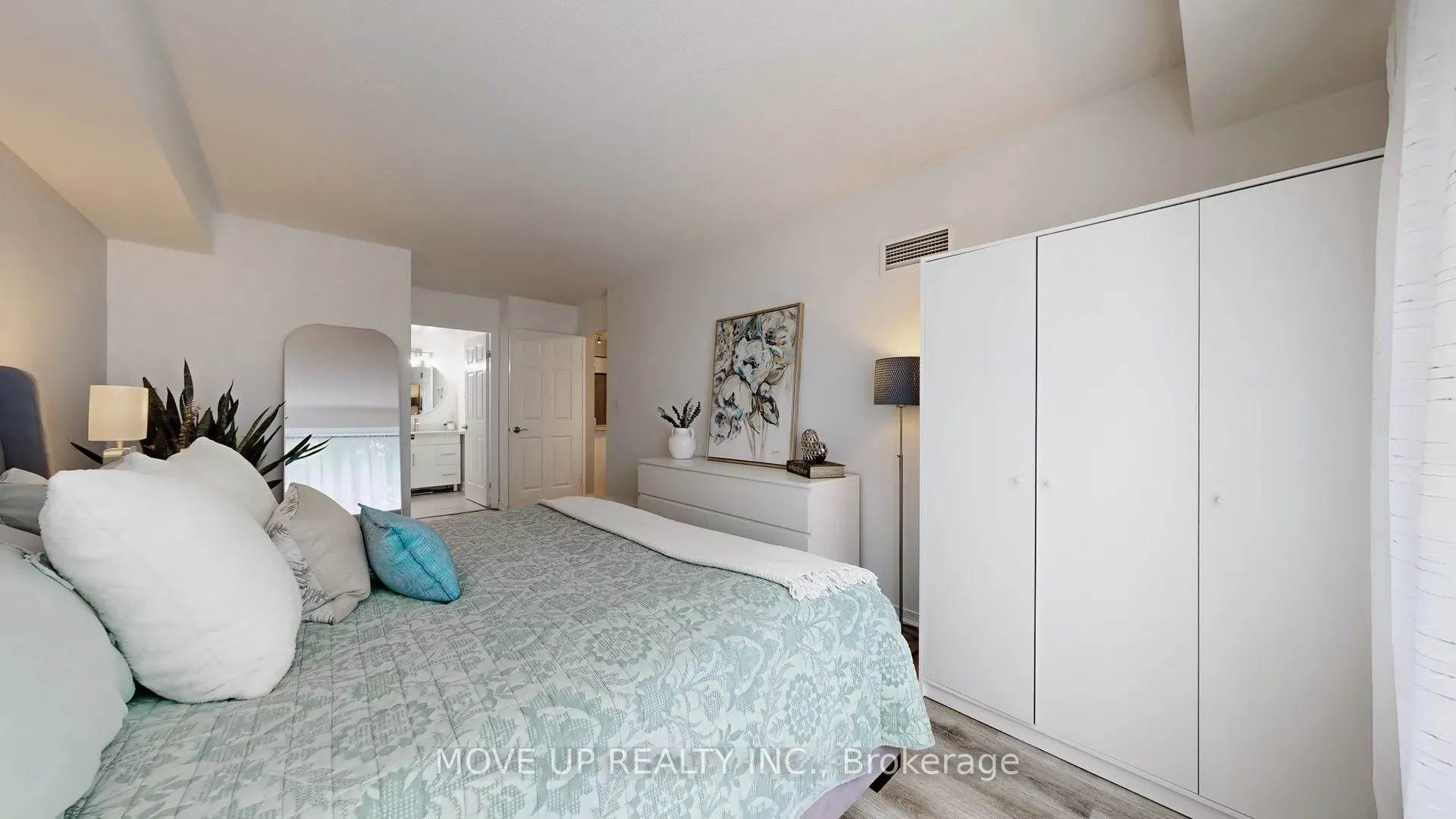 3 Ellesmere Street, #225