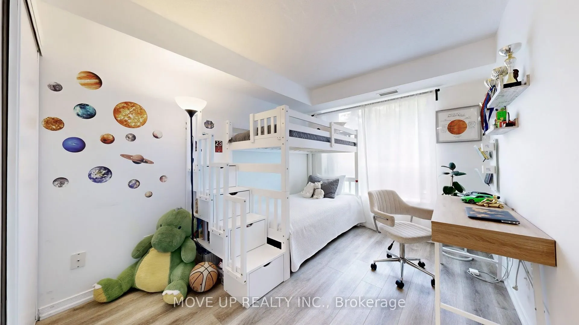 3 Ellesmere Street, #225