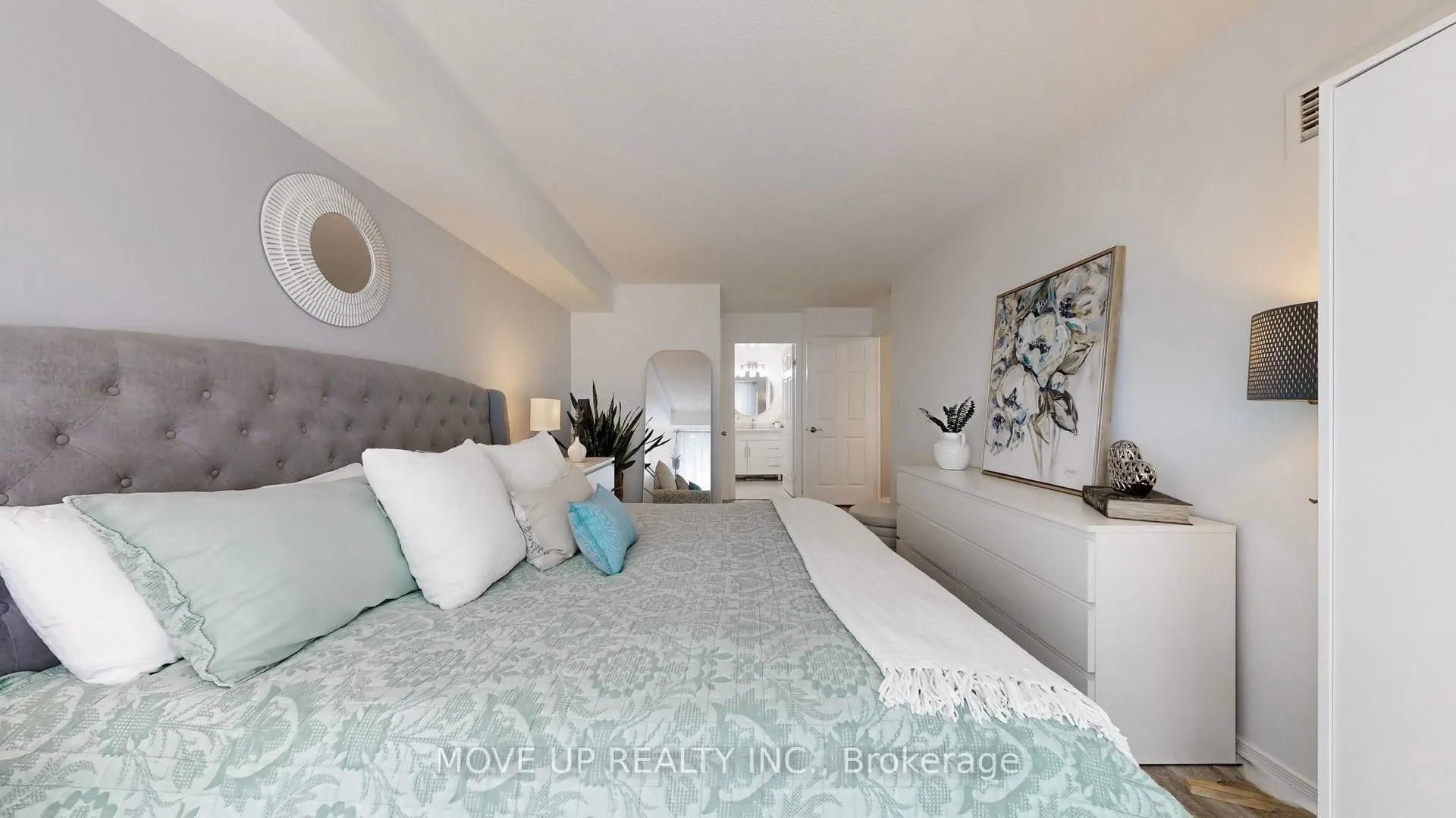 3 Ellesmere Street, #225